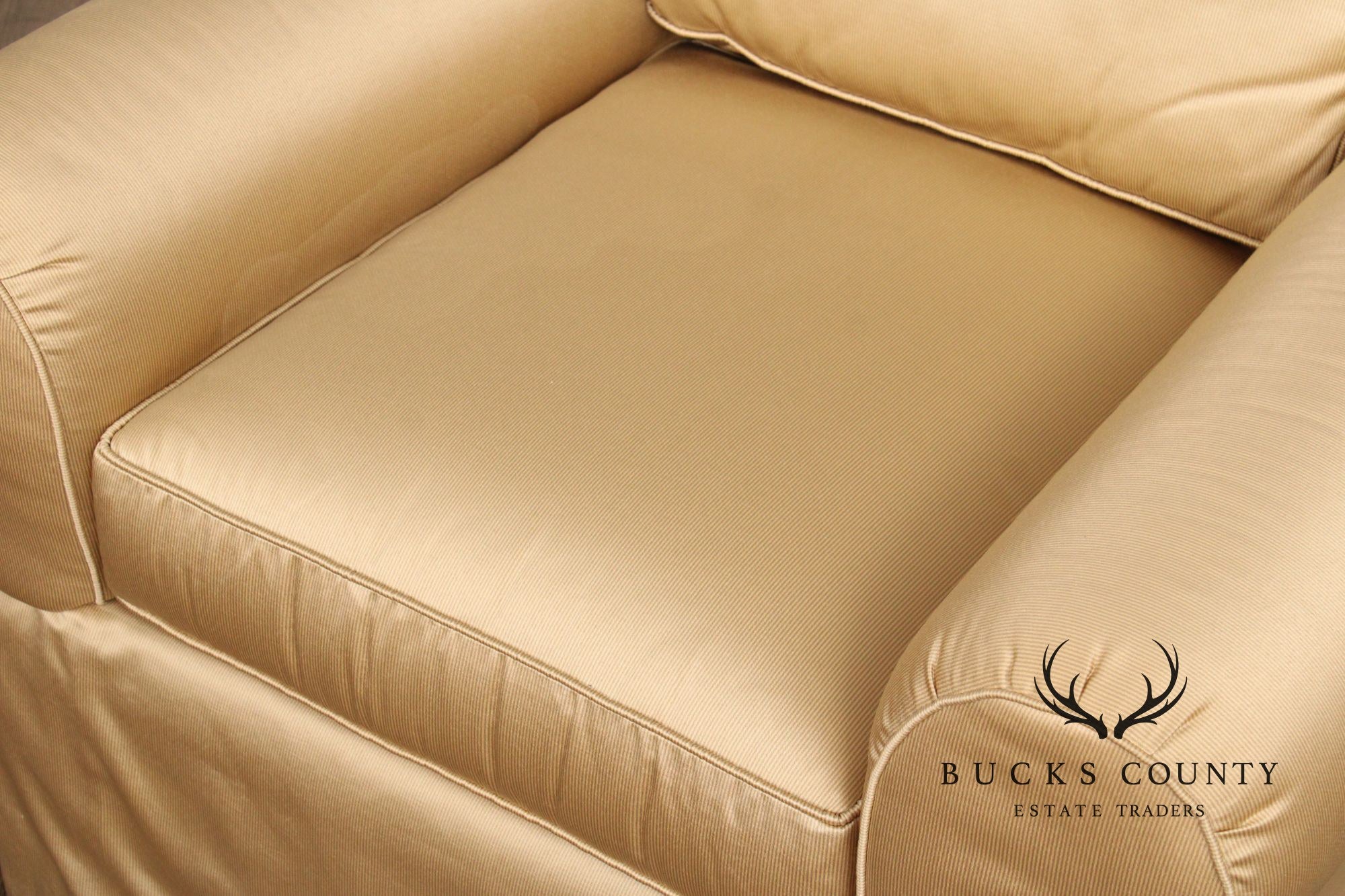 Alexandria Classic Rolled Arm Lounge Chair