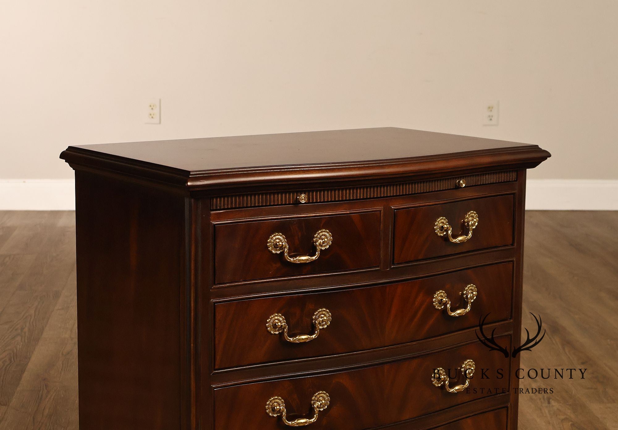 Drexel Heritage Heirlooms Collection Pair of Mahogany Bedside Chests Nightstands