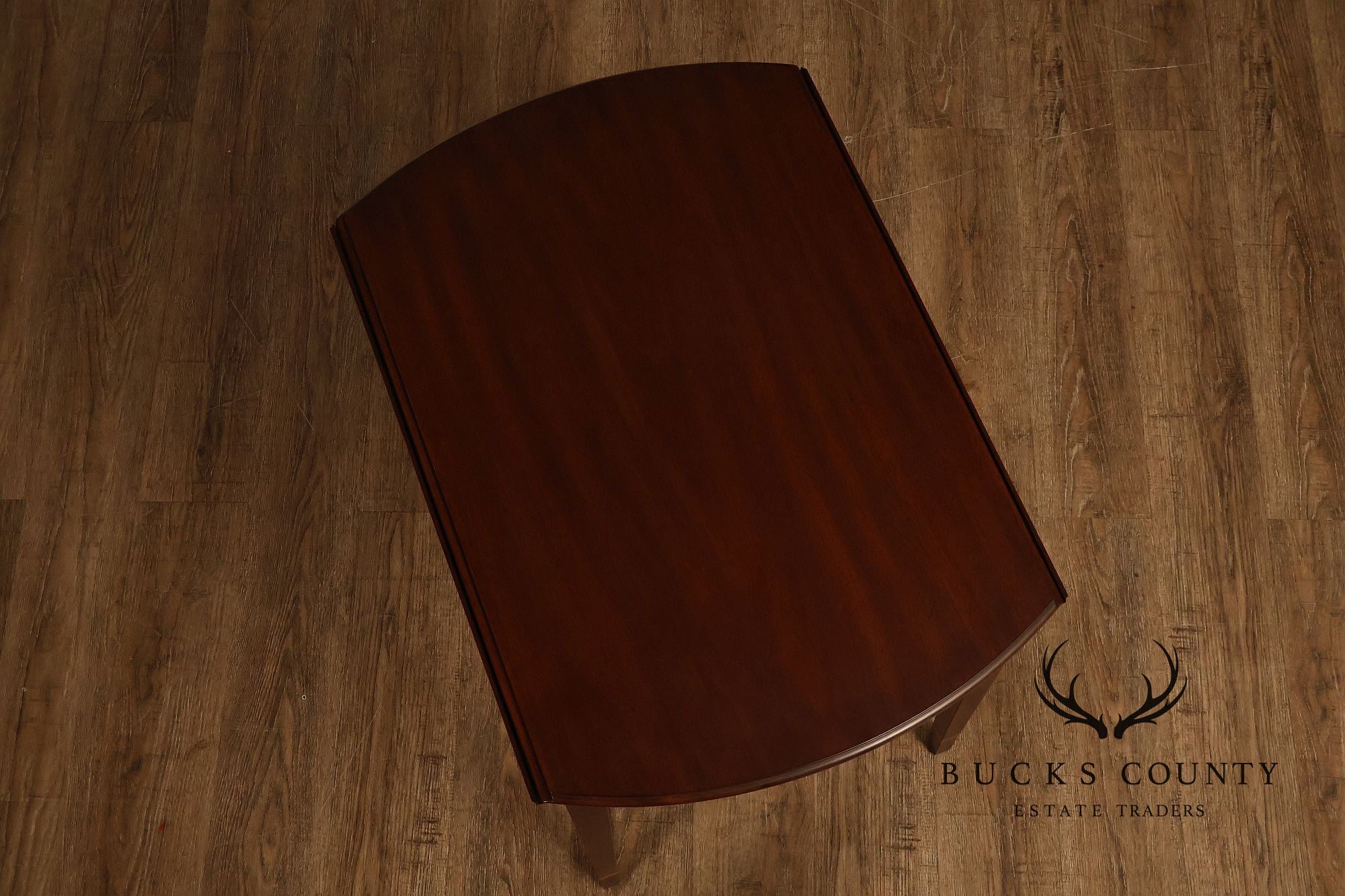 Henkel-Harris Hepplewhite Style Pair Of Mahogany Pembroke Drop Leaf Side Tables