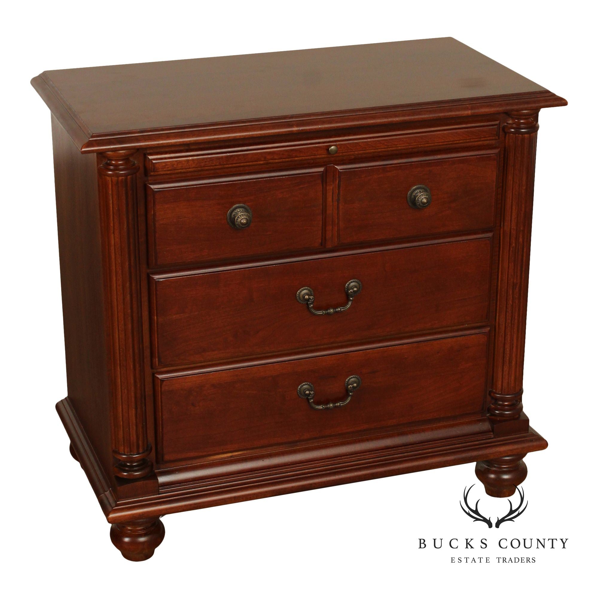 Hooker Furniture Traditional Bachelor's Chest Nightstand