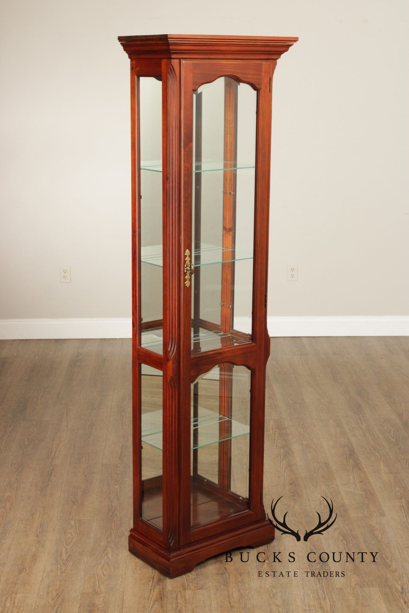 Pulaski Furniture Cherry Curio Cabinet