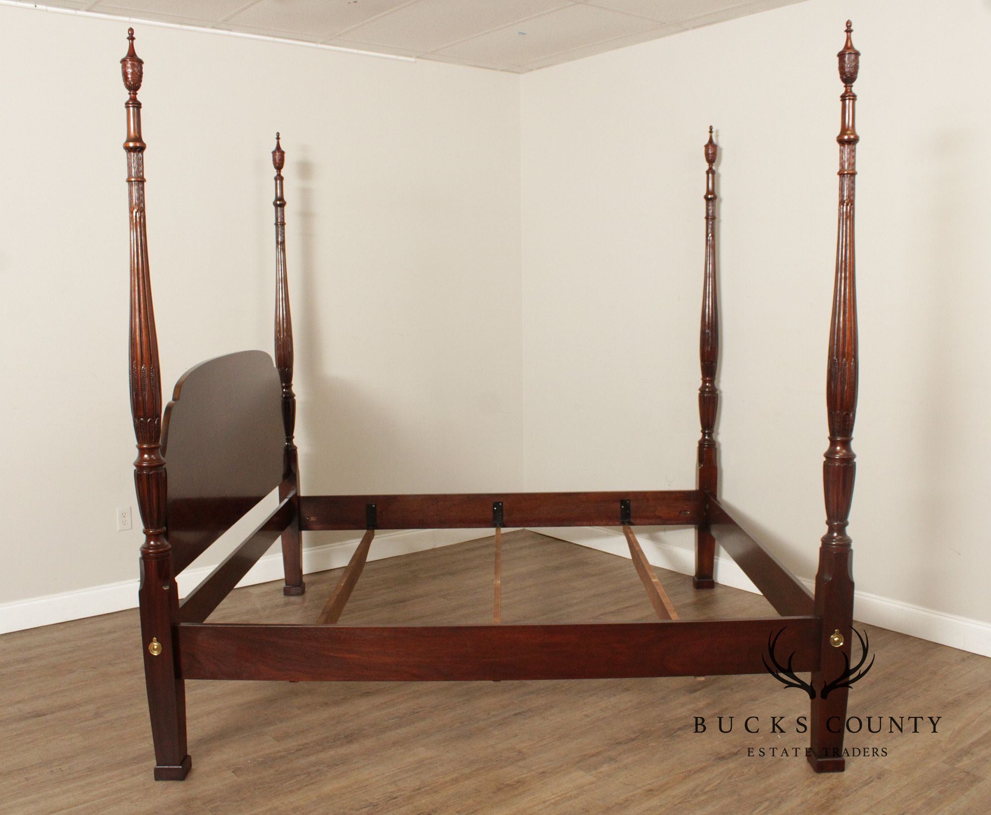 Drexel Heritage 'Heirlooms' Mahogany King Poster Rice Bed