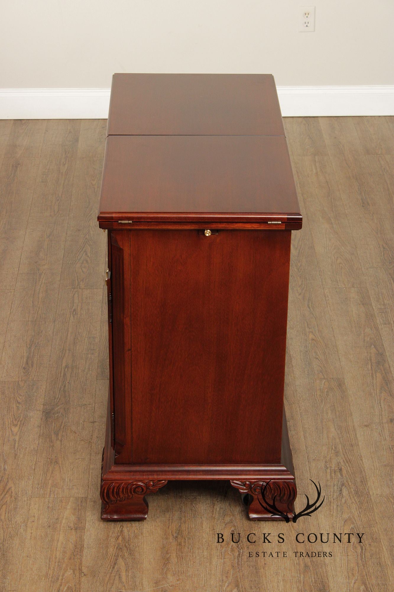 Thomasville Georgian Style Mahogany Flip Top Server