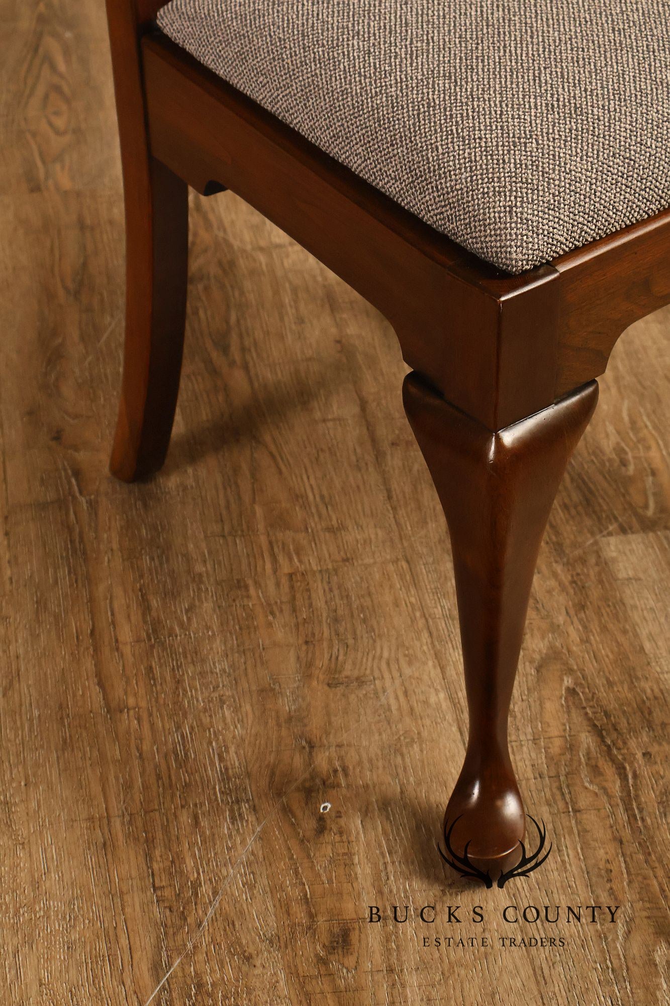 Pennsylvania House Queen Anne Style Set of Eight Dining Chairs