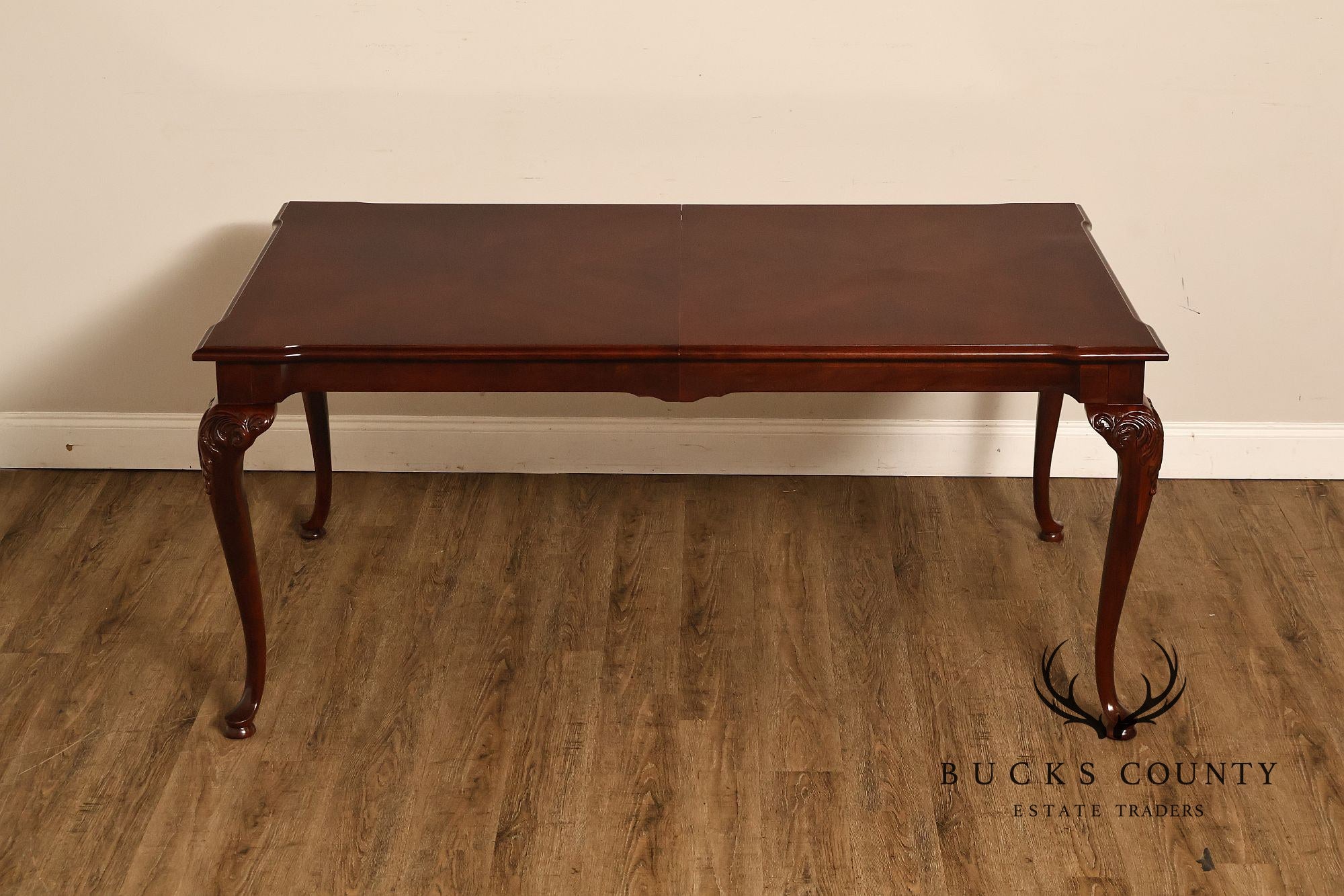 Thomasville Queen Anne Style Cherry Diamond Marquetry Extension Dining Table