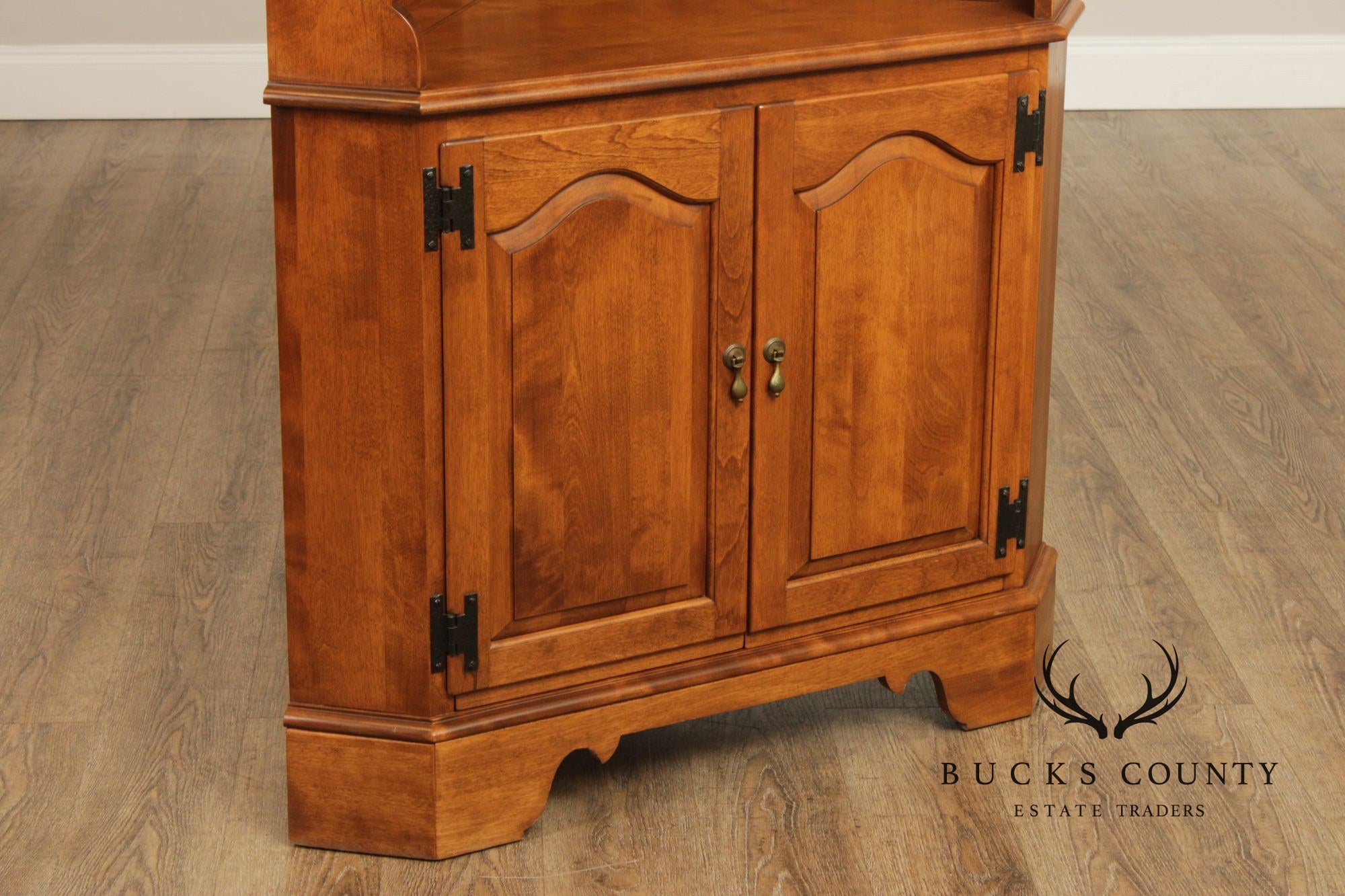 Ethan Allen Heirloom Maple Corner Cabinet