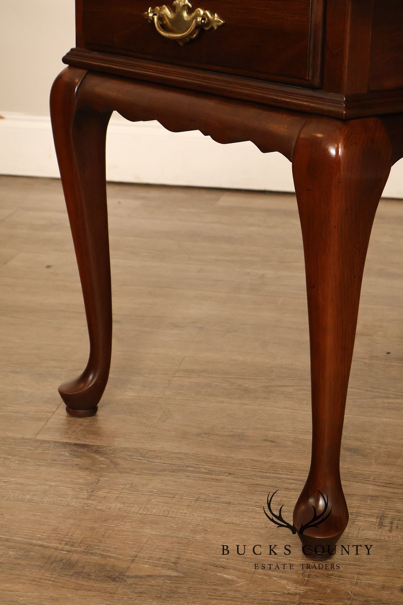 Ethan Allen Vintage Queen Anne Style Cherry Drop Leaf Side Table