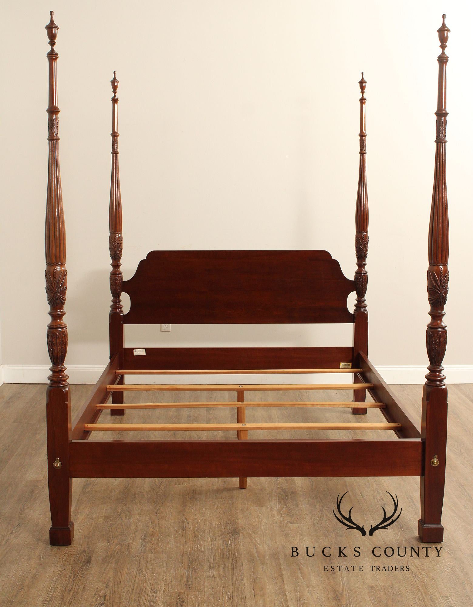 Ethan Allen 'Georgian Court' Cherry Rice Carved Queen  Size Poster Bed