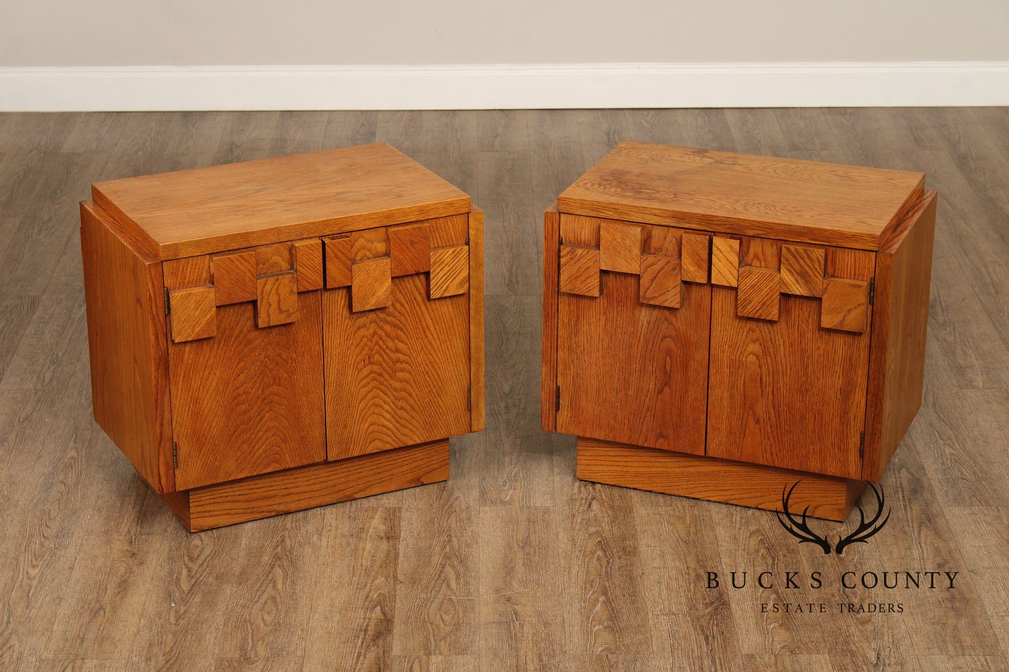 Lane Mid Century Modern Pair of Brutalist Oak Nightstands