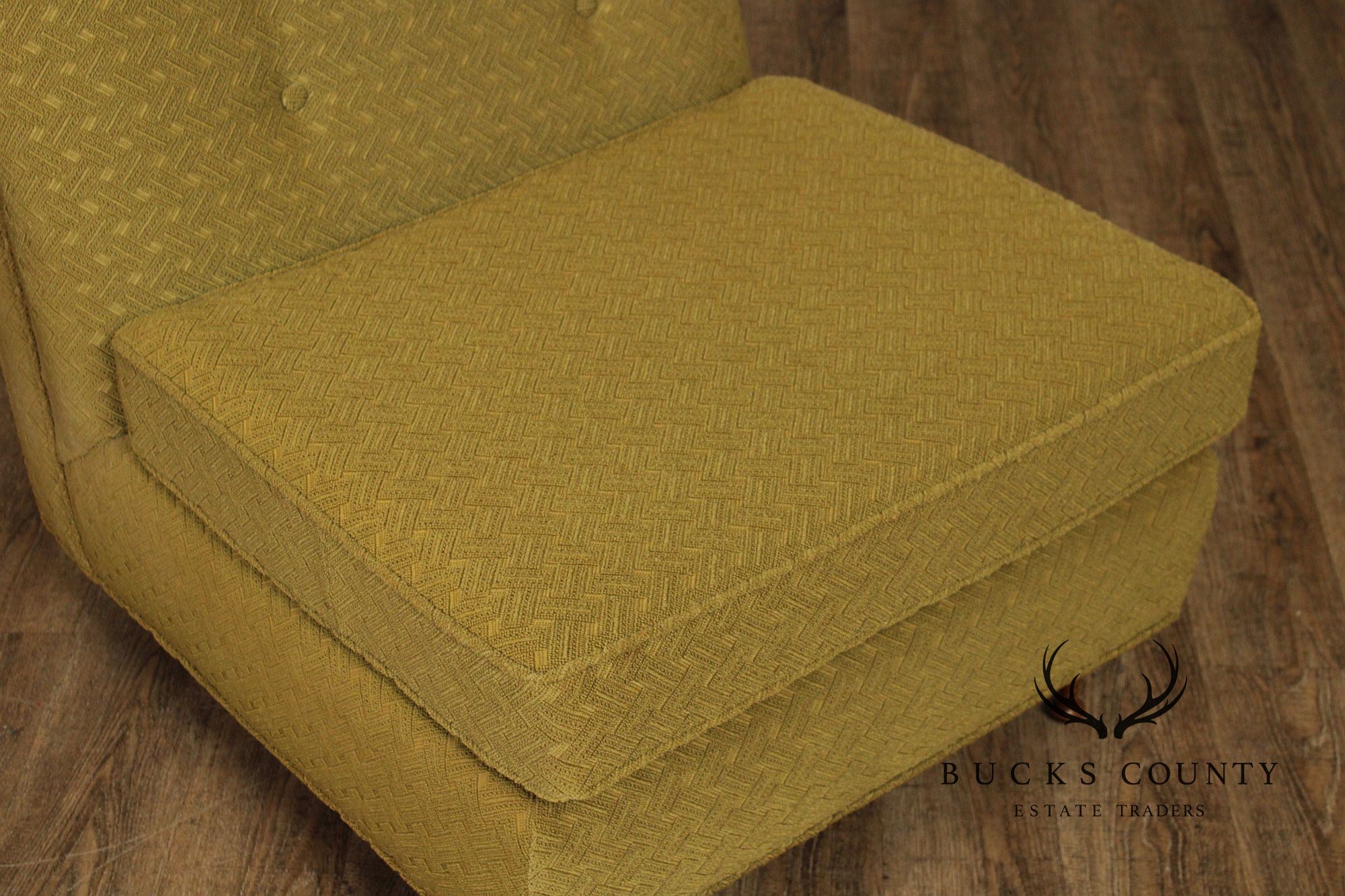 Mid Century Modern Pair of Lounge Chairs