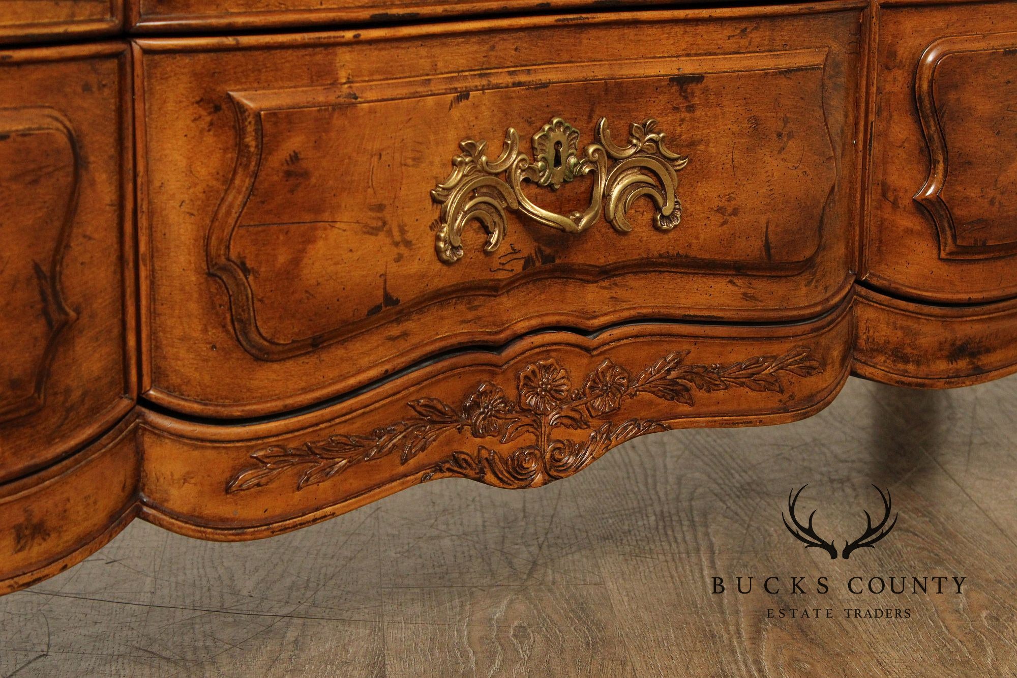 Henredon 'Villandry' French Louis XV Style Walnut Triple Dresser