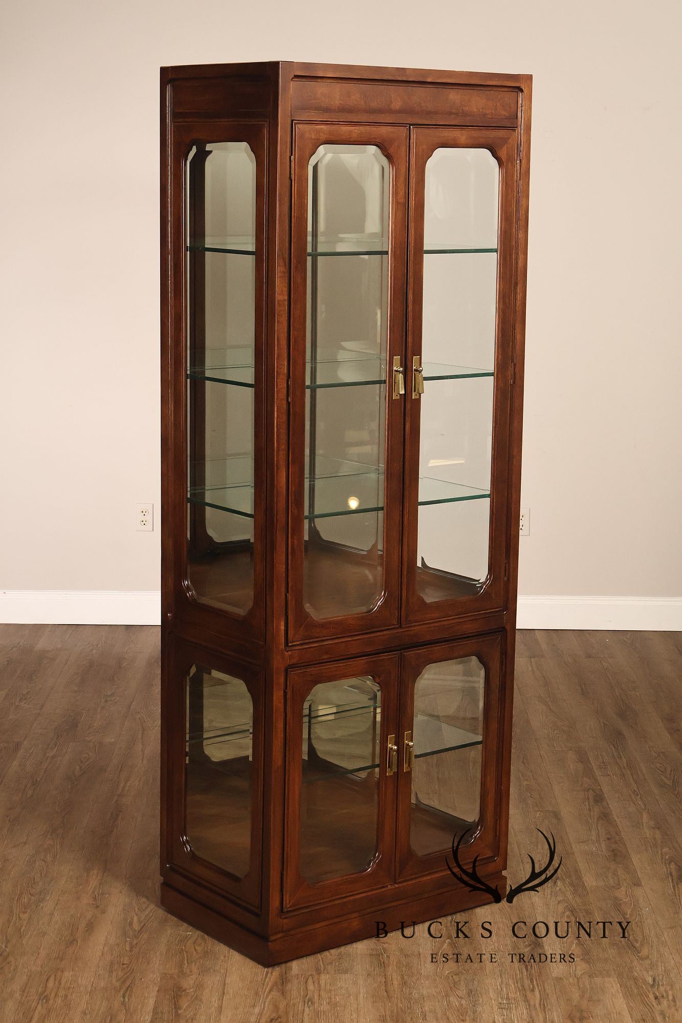 Thomasville Traditional Style Pair Lighted Curio Display Cabinets