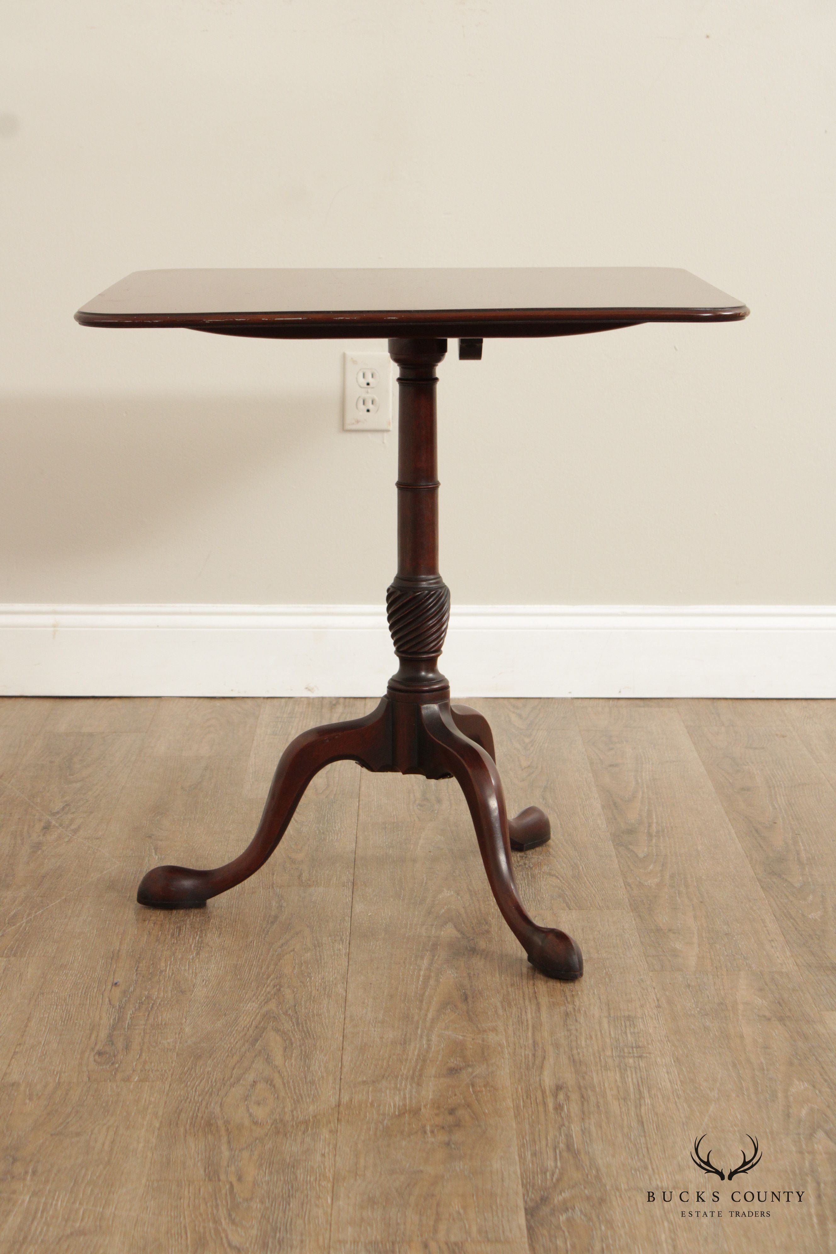 Kittinger Colonial Williamsburg Collection Mahogany Tilt Top Side Table