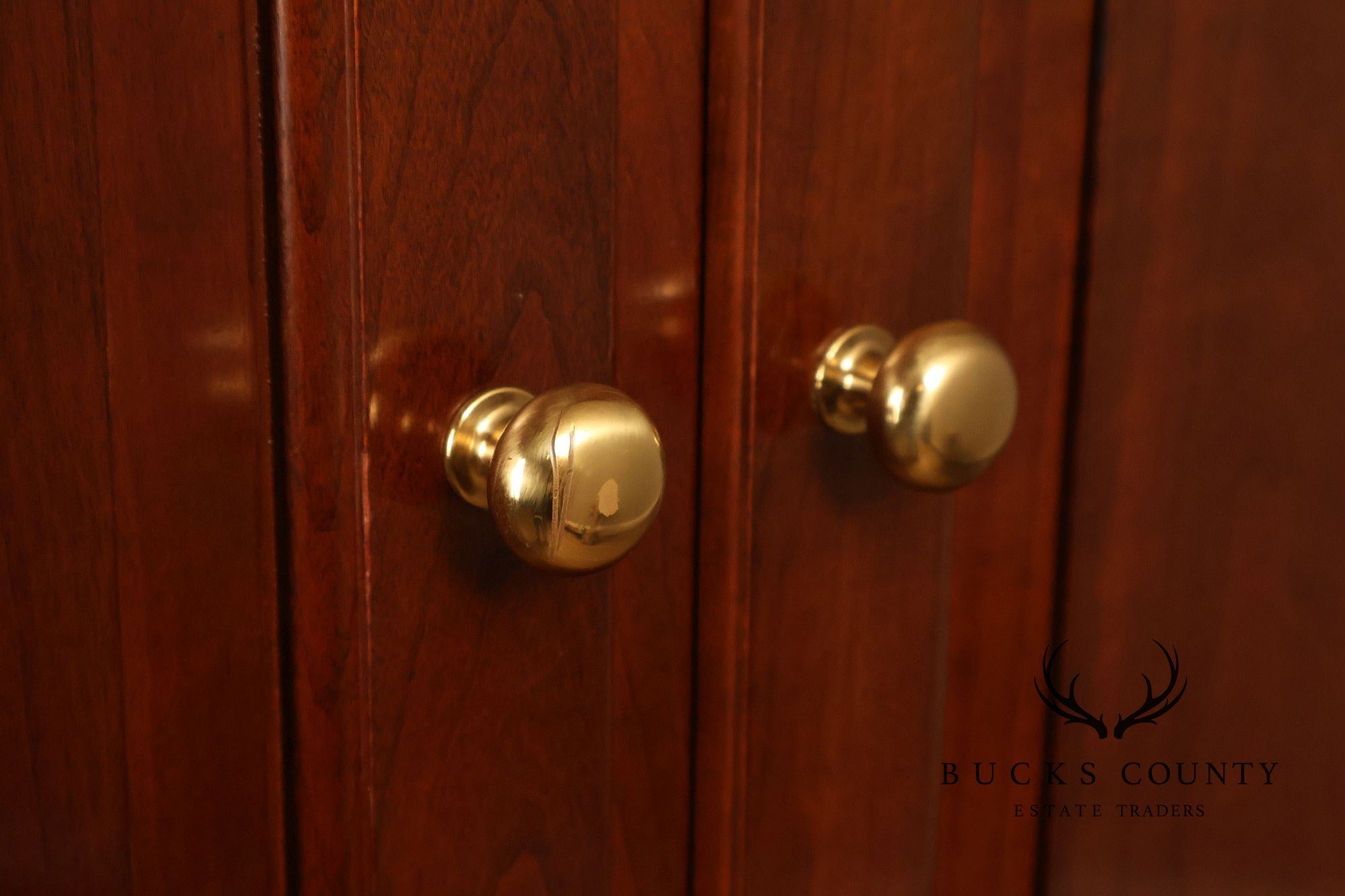 Stickley Traditional Chippendale Style Storage Press