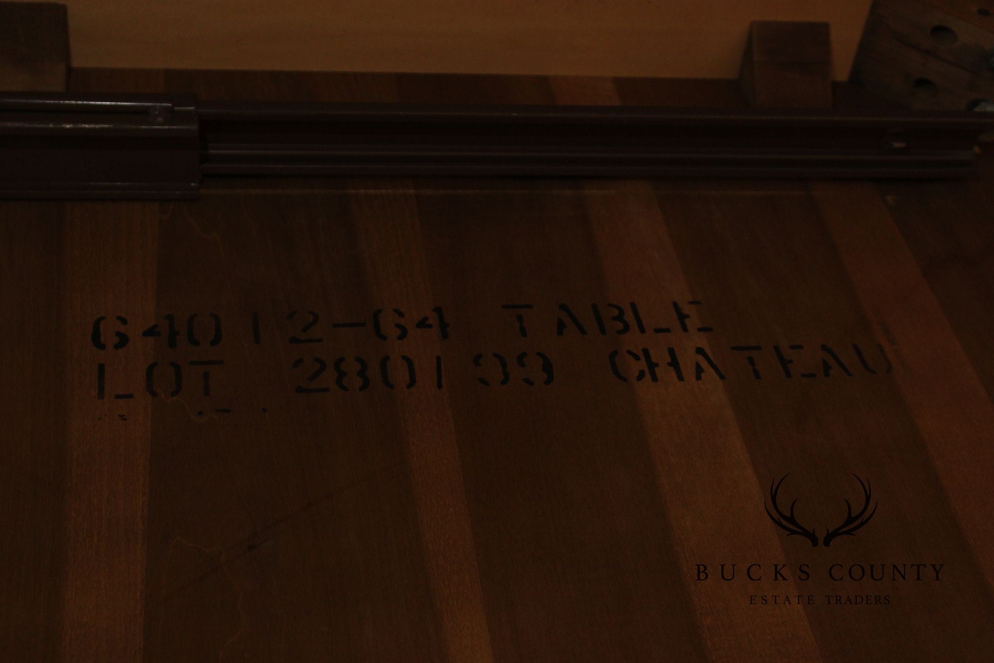 HICKORY WHITE ITALIAN PROVINCIAL STYLE CHERRY CHATEAU EXTENDABLE DINING TABLE