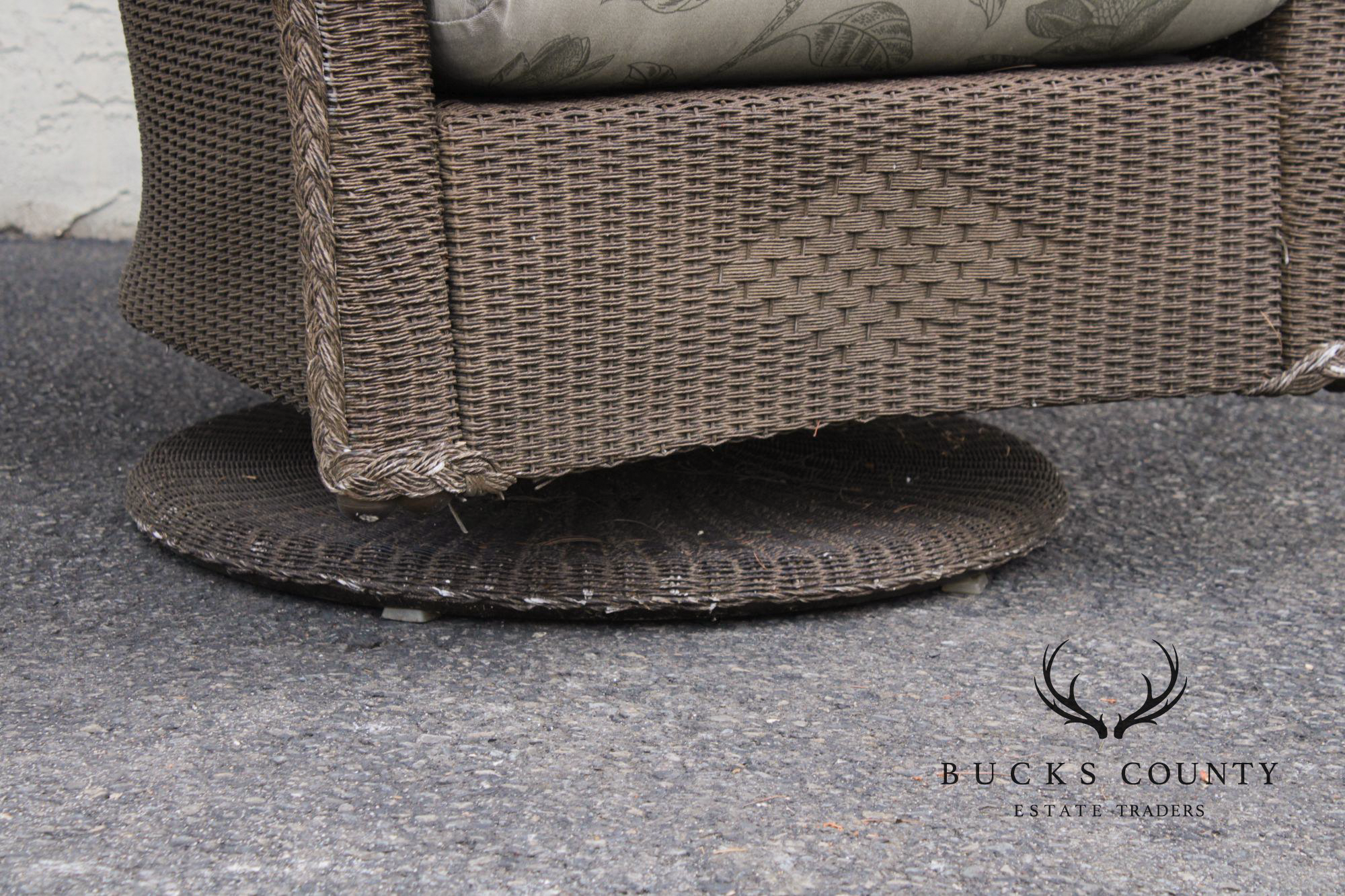 Lloyd Loom Outdoor Swivel Rocking Wicker Lounge Chair