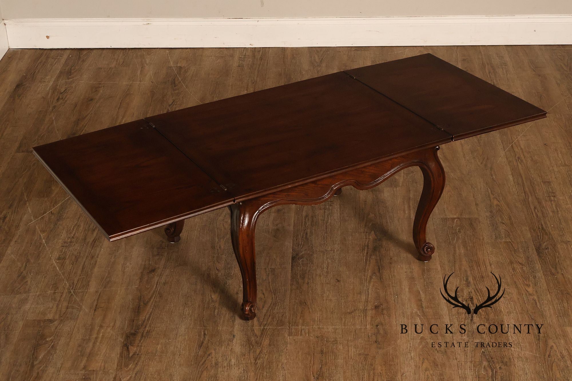 Henredon French Louis XV Style Oak Expanding Coffee Table