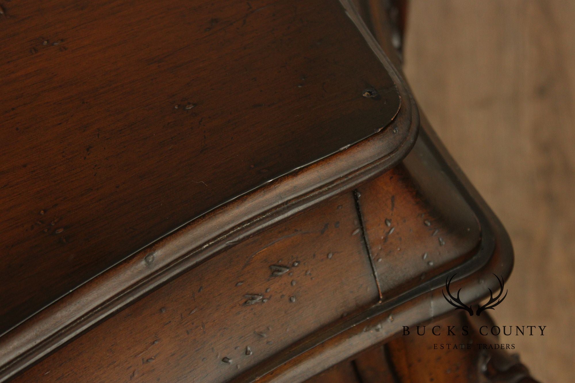 Italian Provincial Vintage Pair of Carved Bombe Commodes