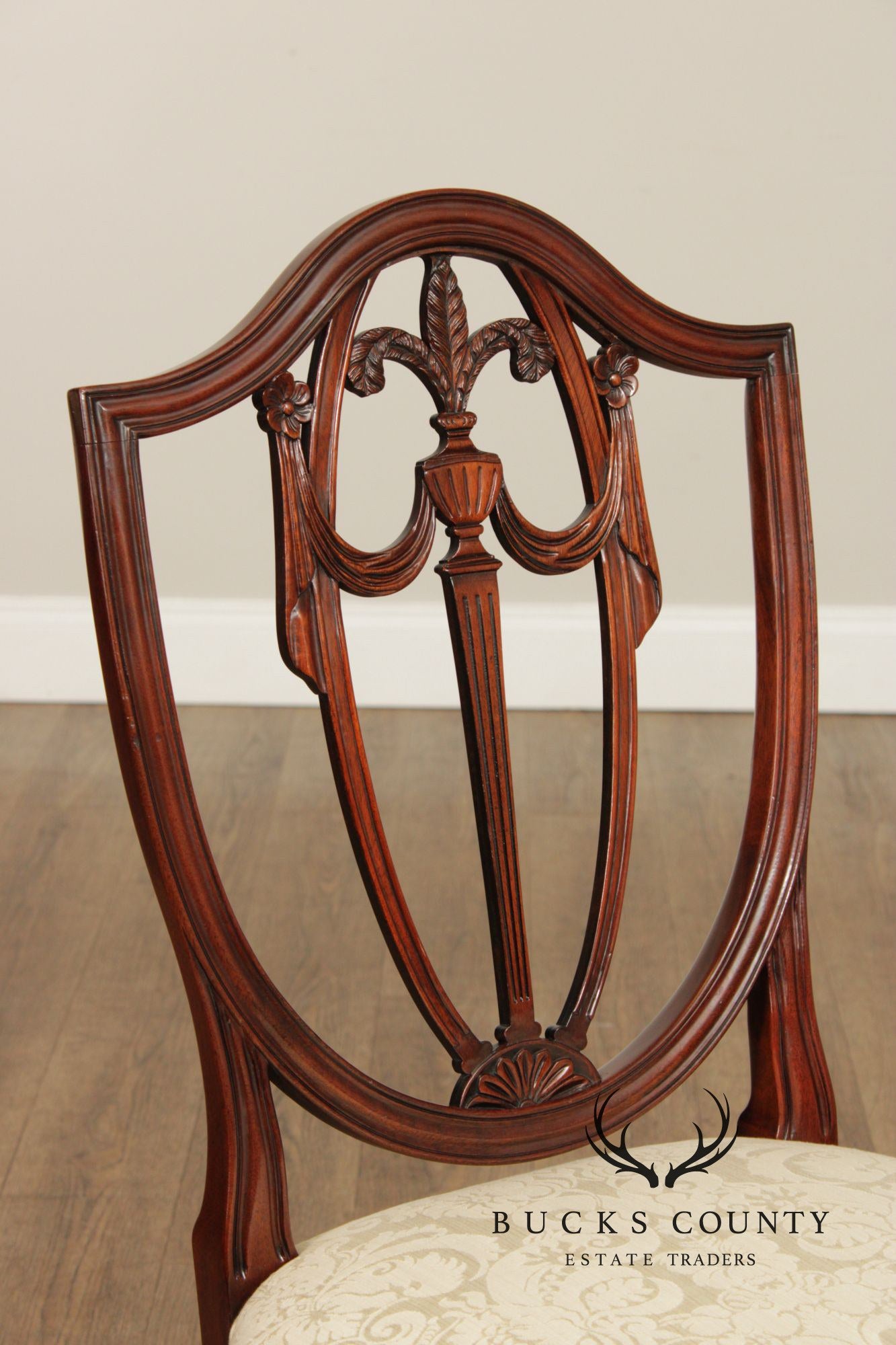 Kindel Hepplewhite Style Set of Eight Mahogany Dining Chairs