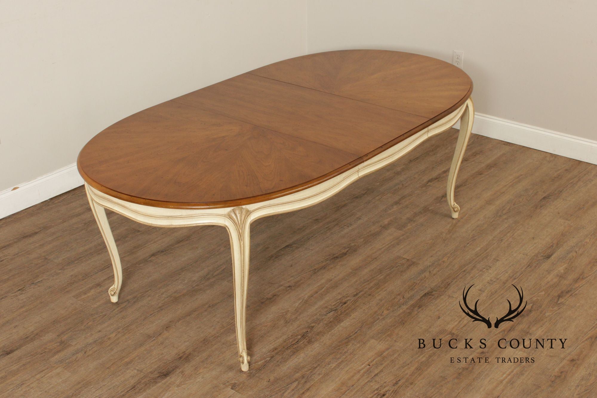 Henredon French Provincial Style Expandable Dining Table