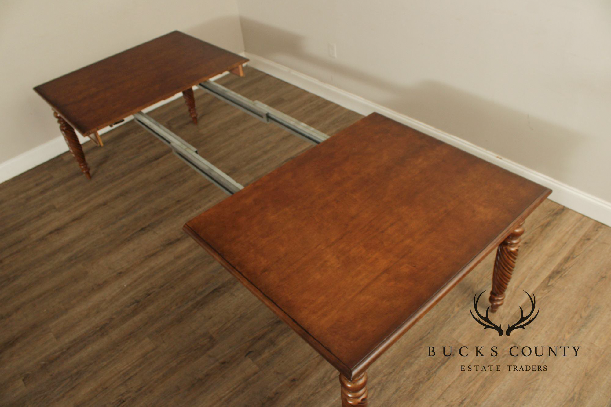 Ethan Allen 'British Classics' Extendable Dining Table