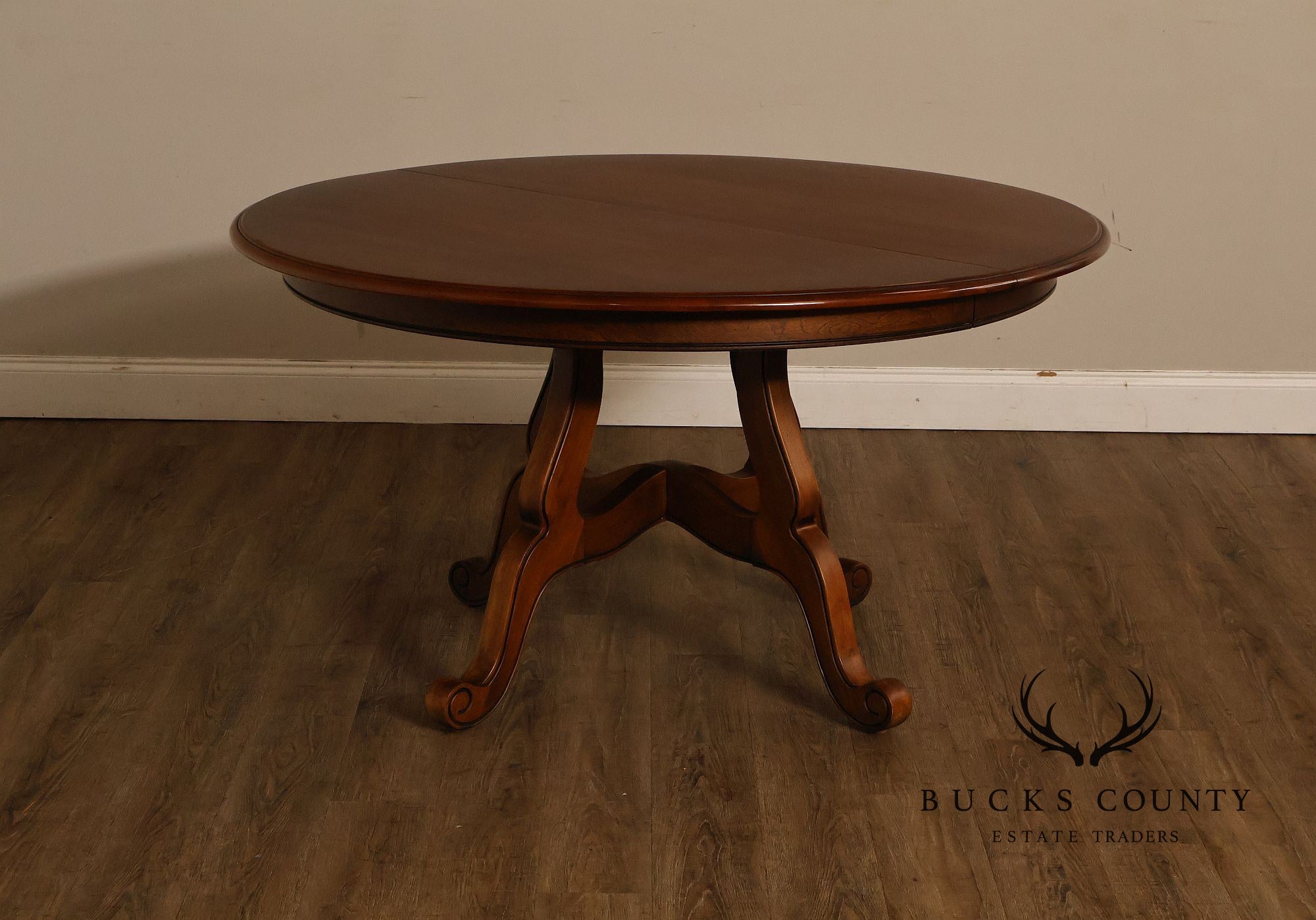 Ethan Allen Country French Style Round Extension Dining Table