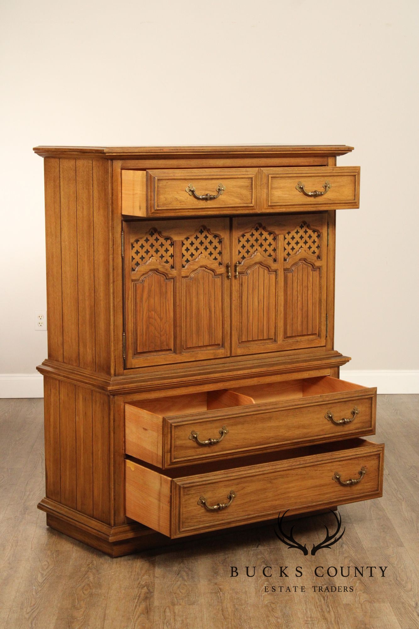 Thomasville Vintage Mediterranean Style Gentlemans Tall Chest