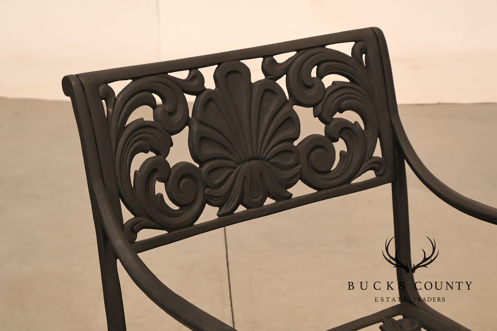 Cast Aluminum Outdoor Dining Set With Pierced Decoration