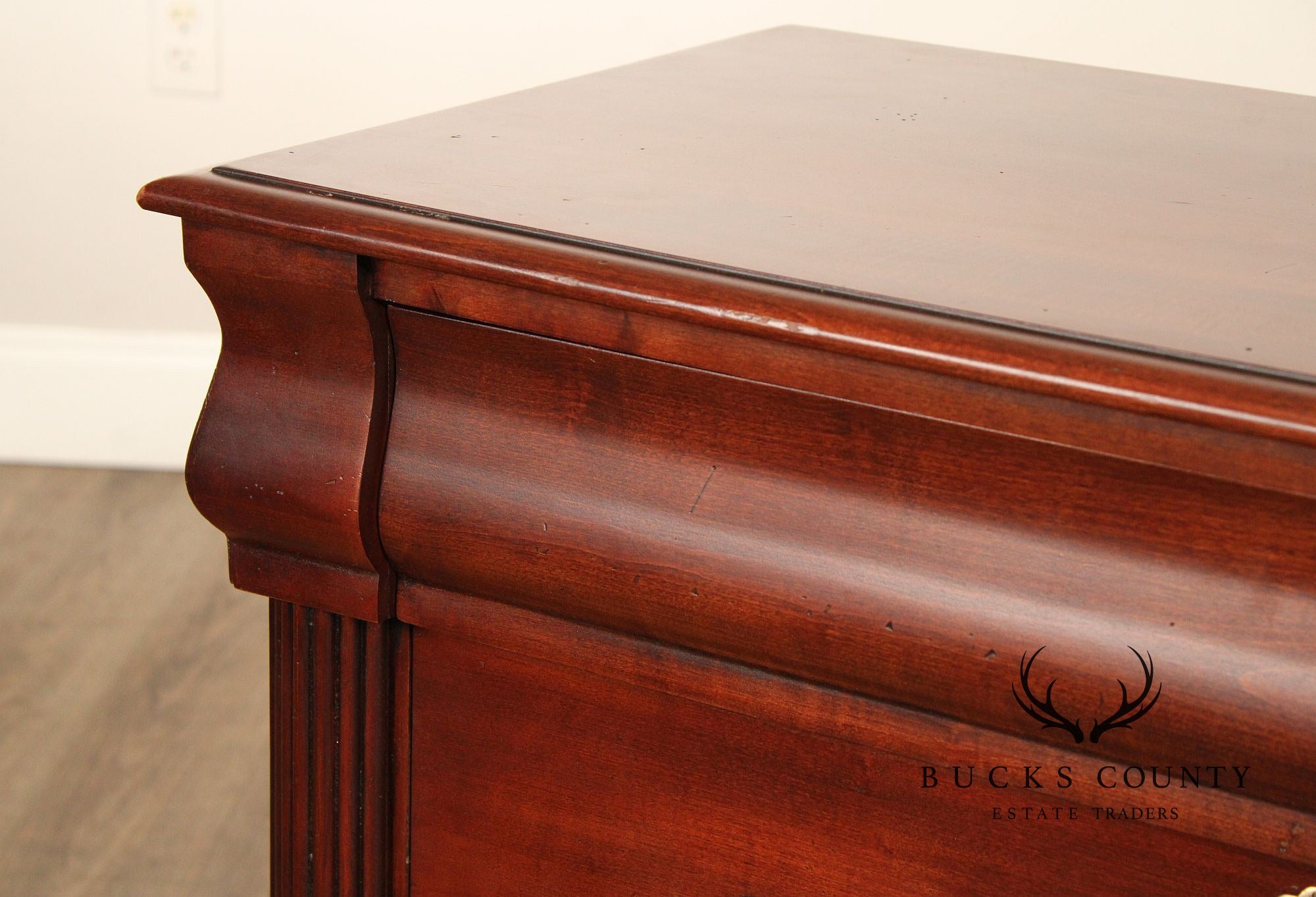 Ethan Allen 'British Classics' Pair of Bedside Chests Nightstands