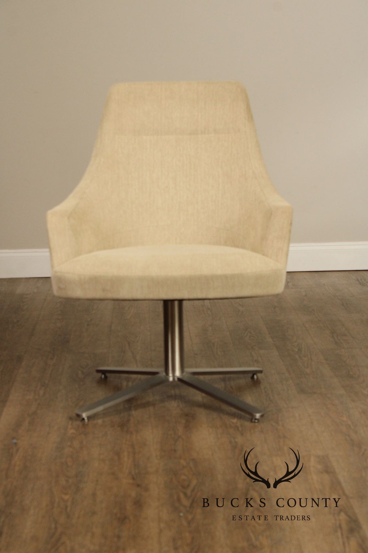 Cumberland Furniture Co. Mid Century Modern Style Pair of Lounge Chairs