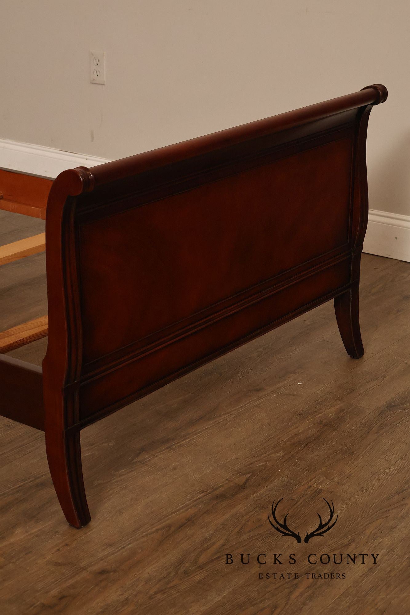 1940's Vintage Mahogany Traditional Pair Of Twin Sleigh Beds