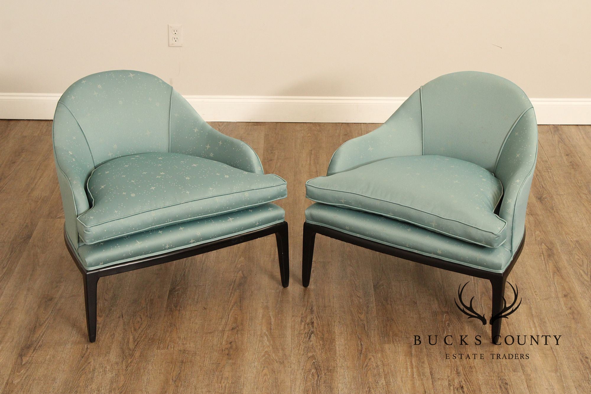 Mid-Century Modern Pair Of Saber Leg Lounge Chairs