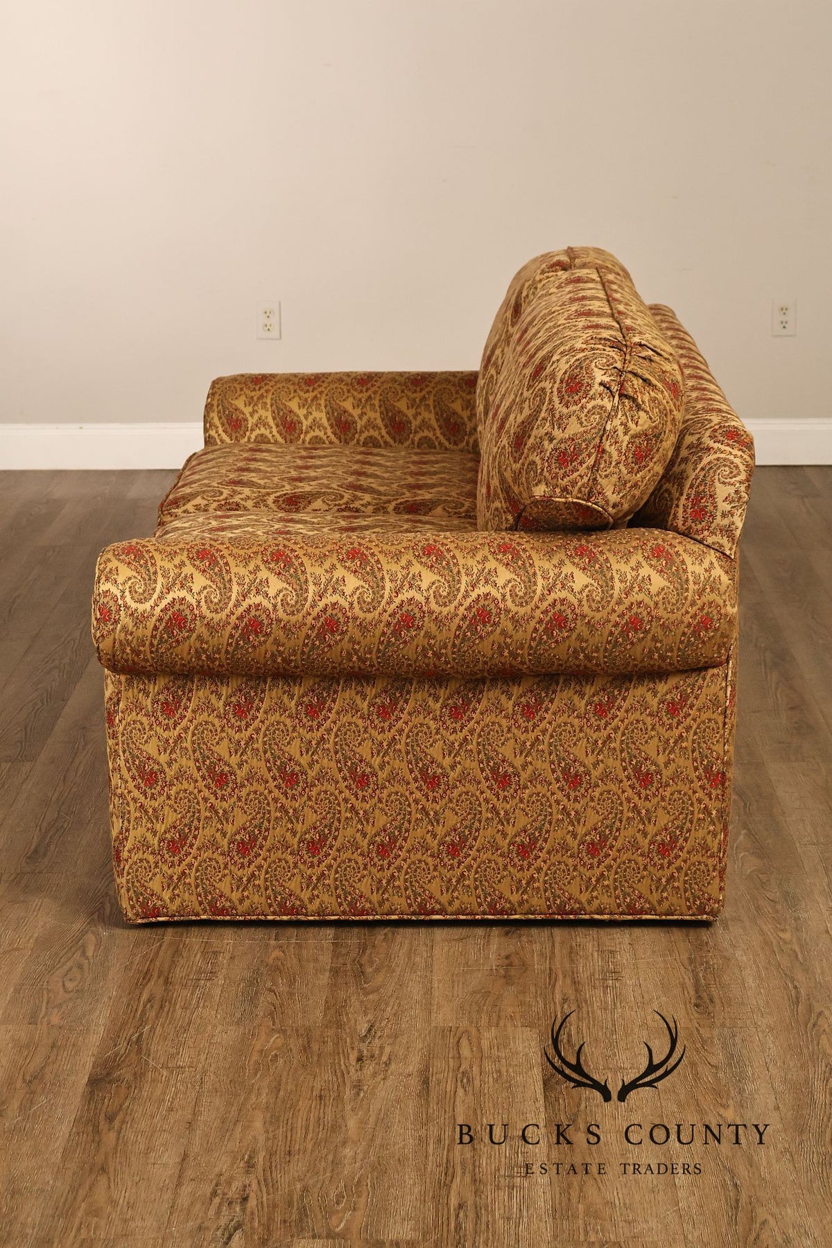 Traditional Paisley Upholstered Settee