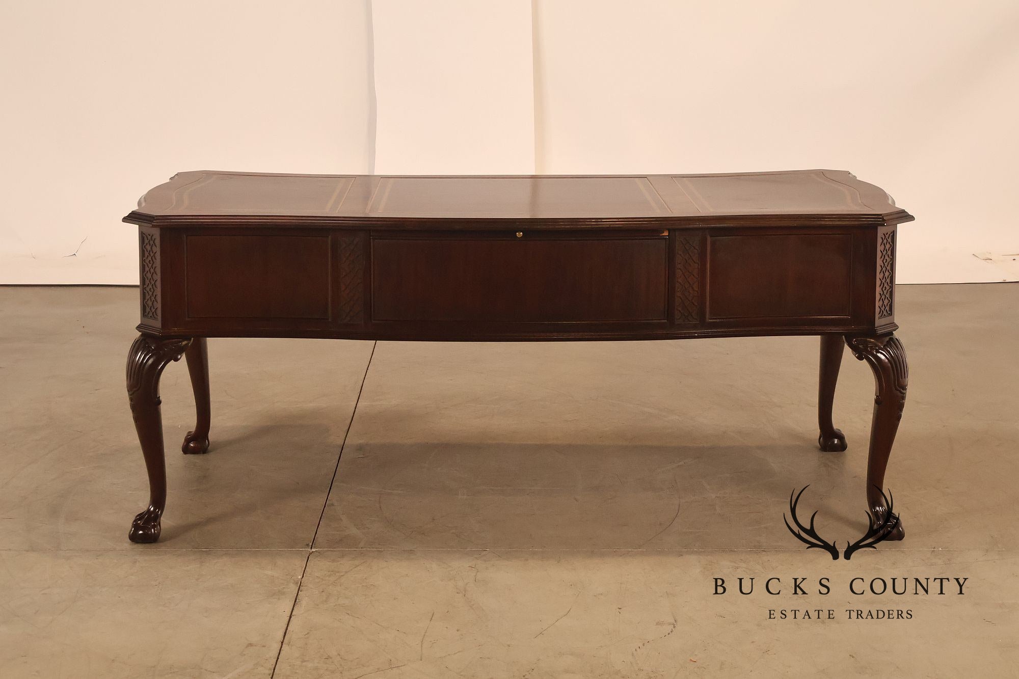 Sligh Georgian Style Vintage Mahogany Leather Top Executive Desk