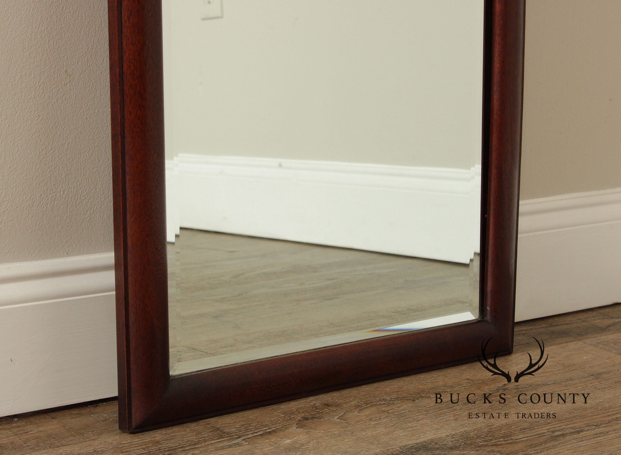 Queen Anne Style Solid Mahogany Keyhole Wall Mirror