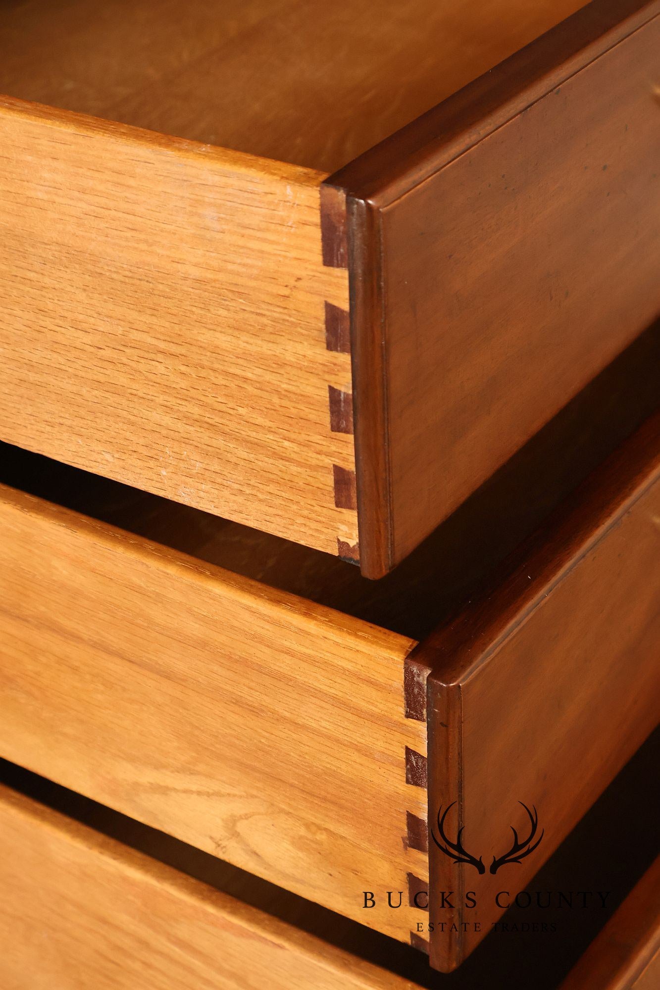 Kittinger Williamsburg Adaptation Georgian Style Mahogany Chest Of Drawers