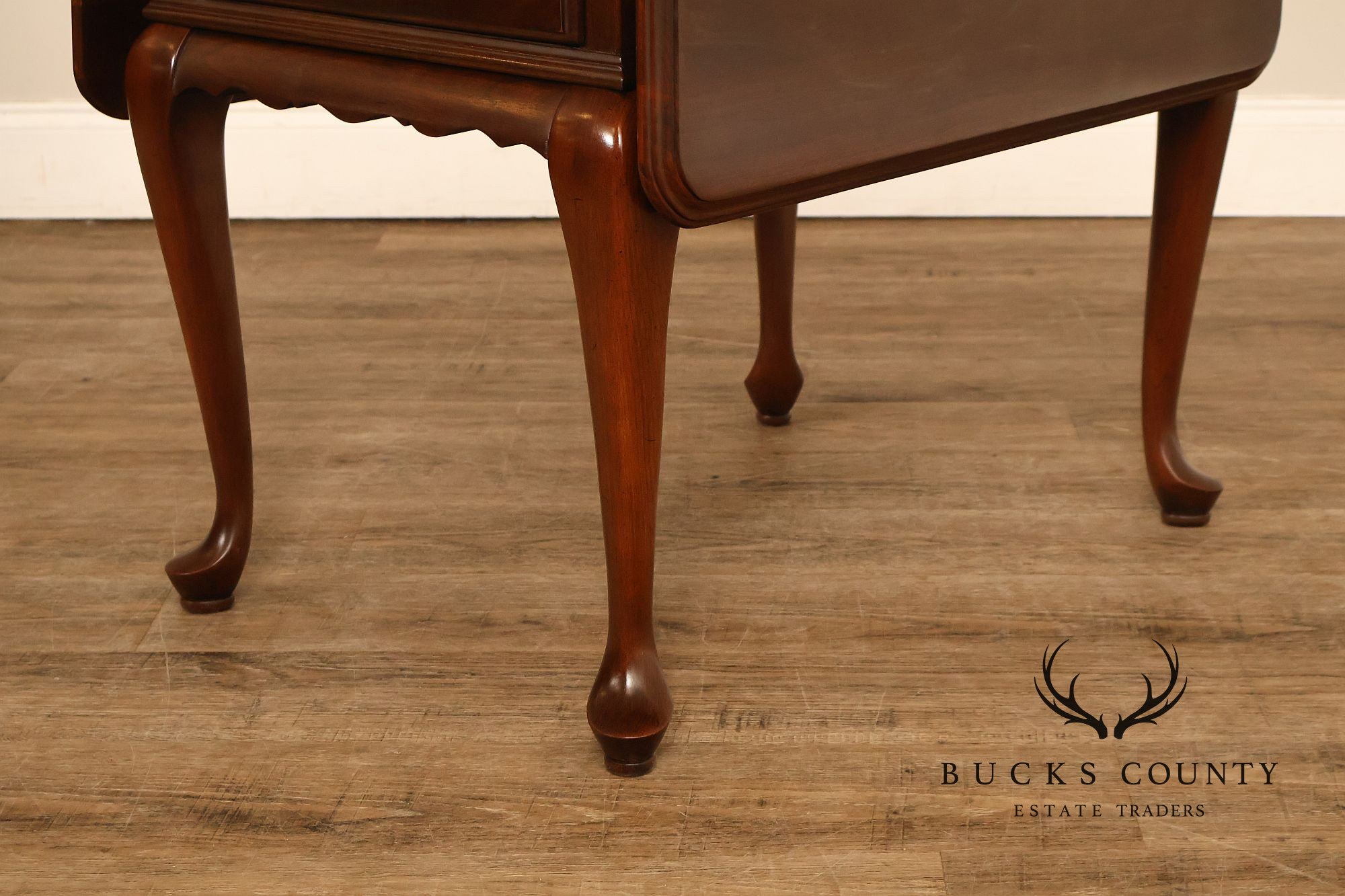 Ethan Allen Vintage Queen Anne Style Cherry Drop Leaf Side Table