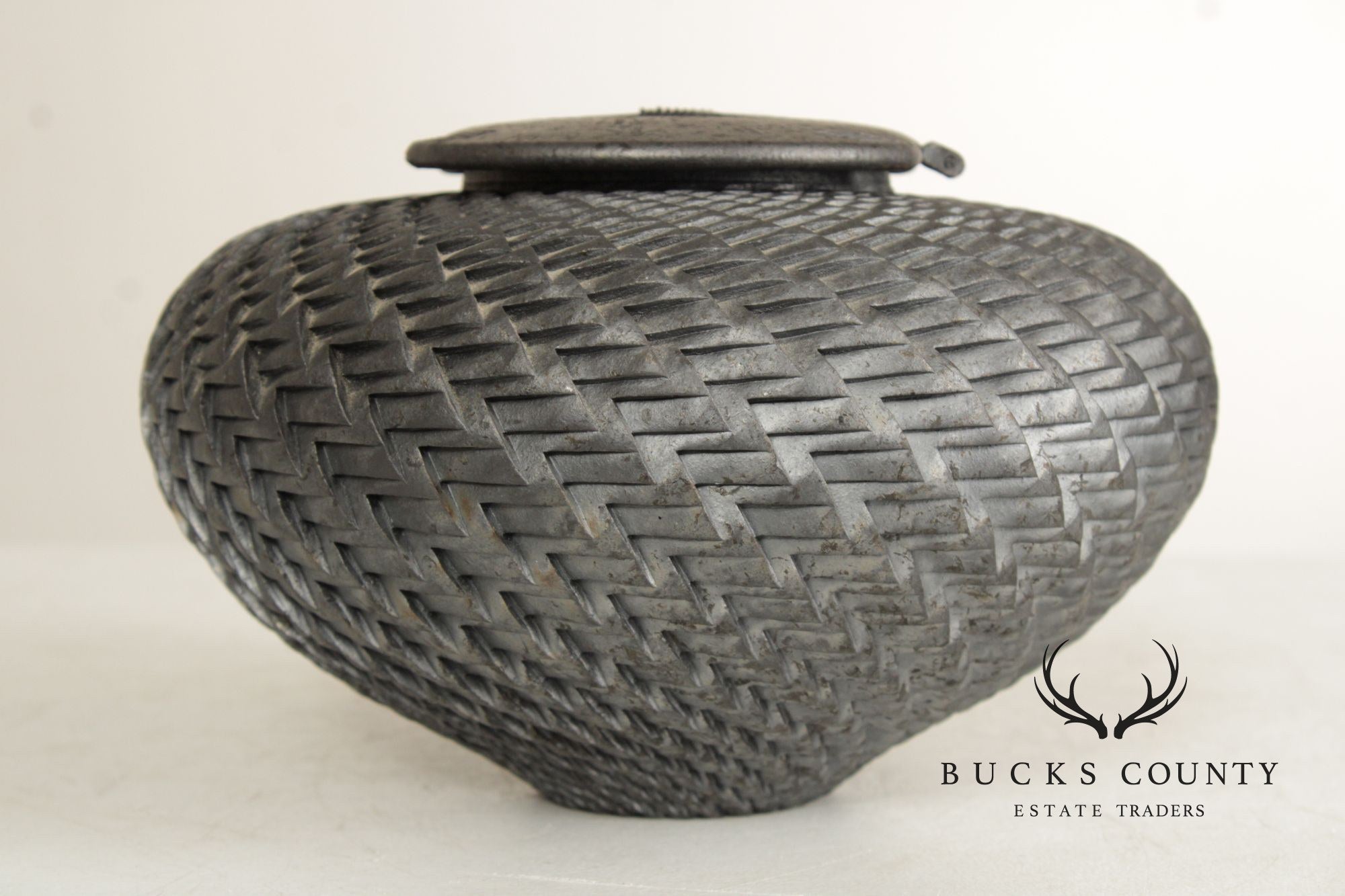 Kenneth Standhardt Contemporary Pottery Vessel