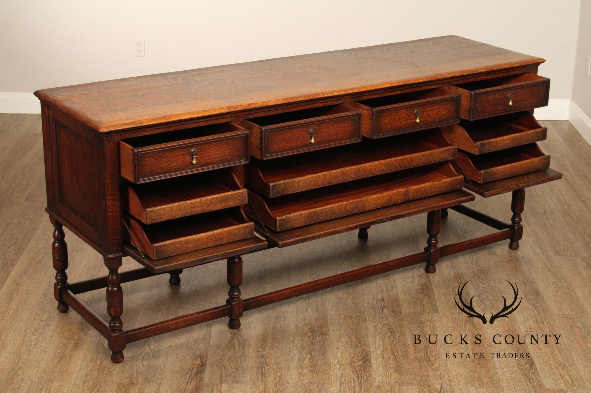 Danersk English Traditional Style Oak Sideboard