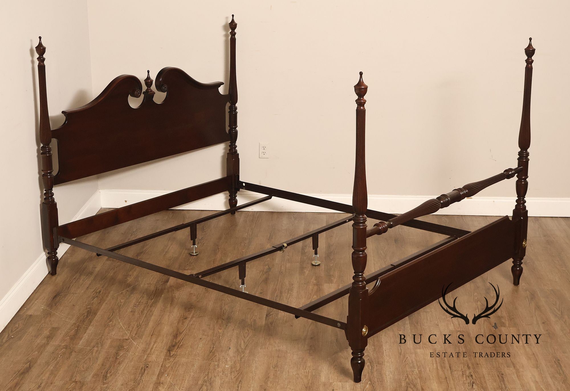 Ethan Allen 'Georgian Court' Queen Cherry Poster Bed
