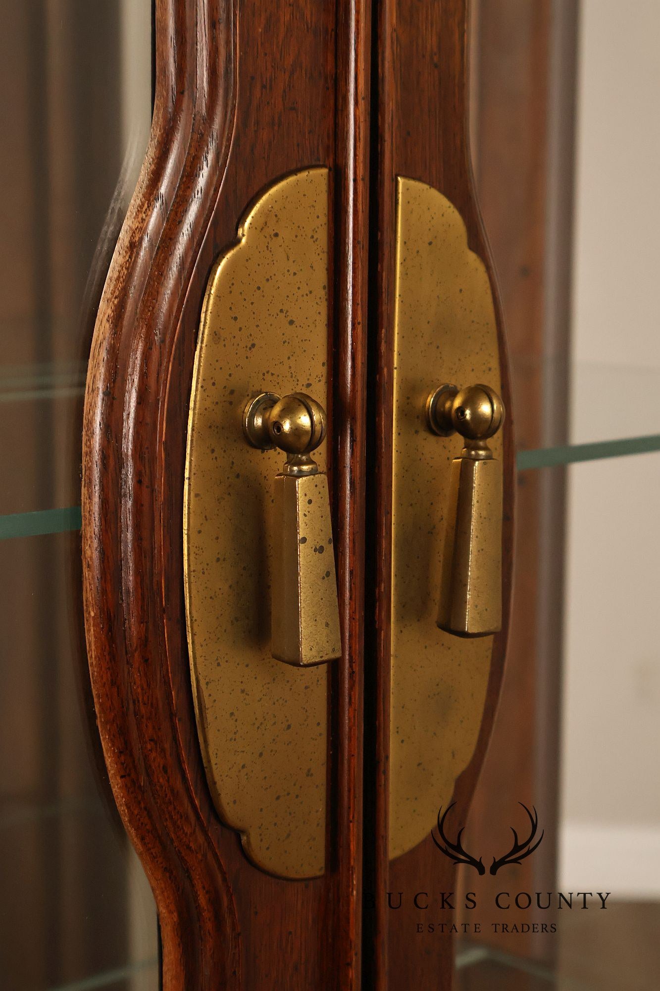 Hollywood Regency Asian Influenced Pair Of Lighted Curio Display Cabinets