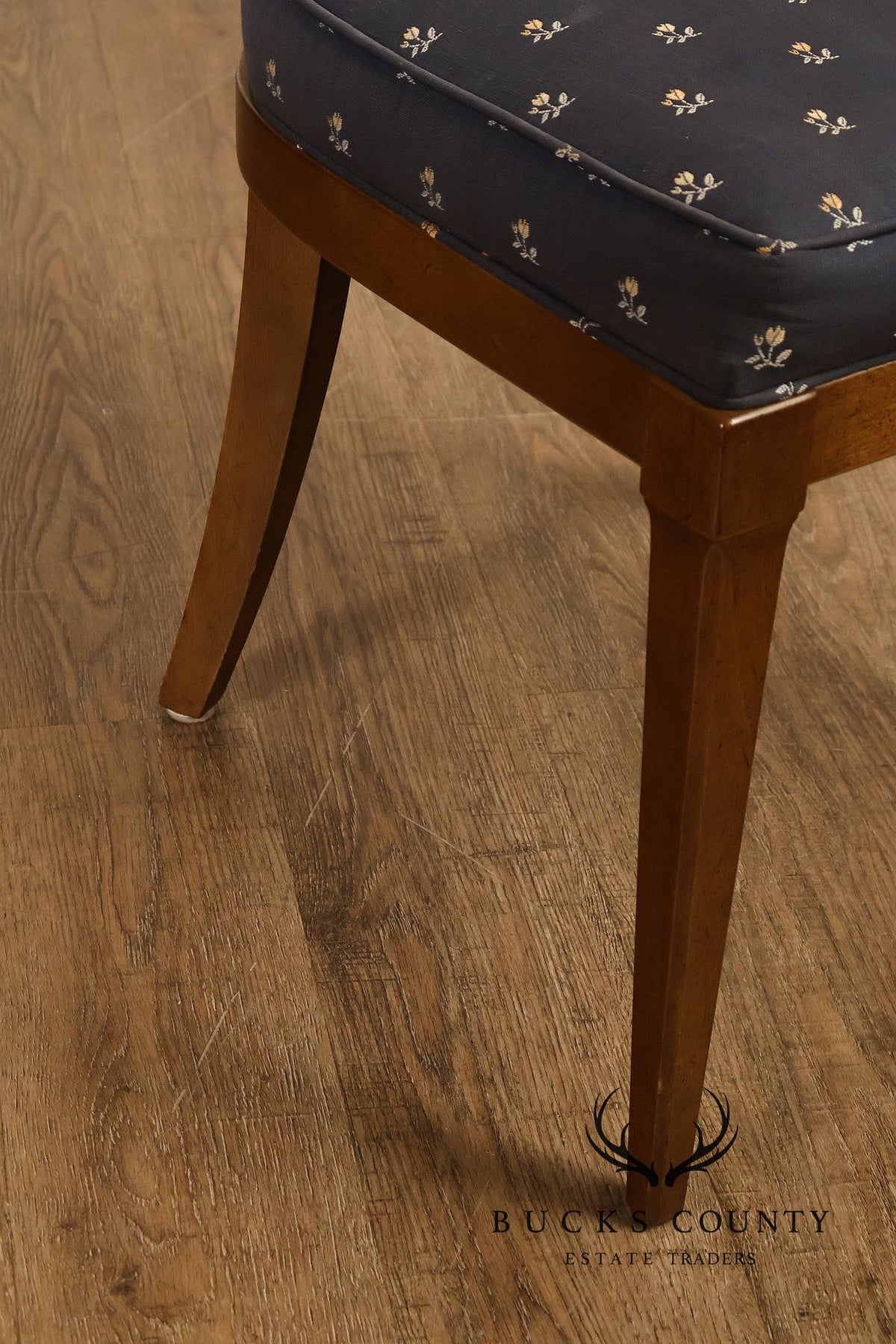 Henredon Gustavian Style Walnut Set Of 6 Dining Chairs With Rosette Backs