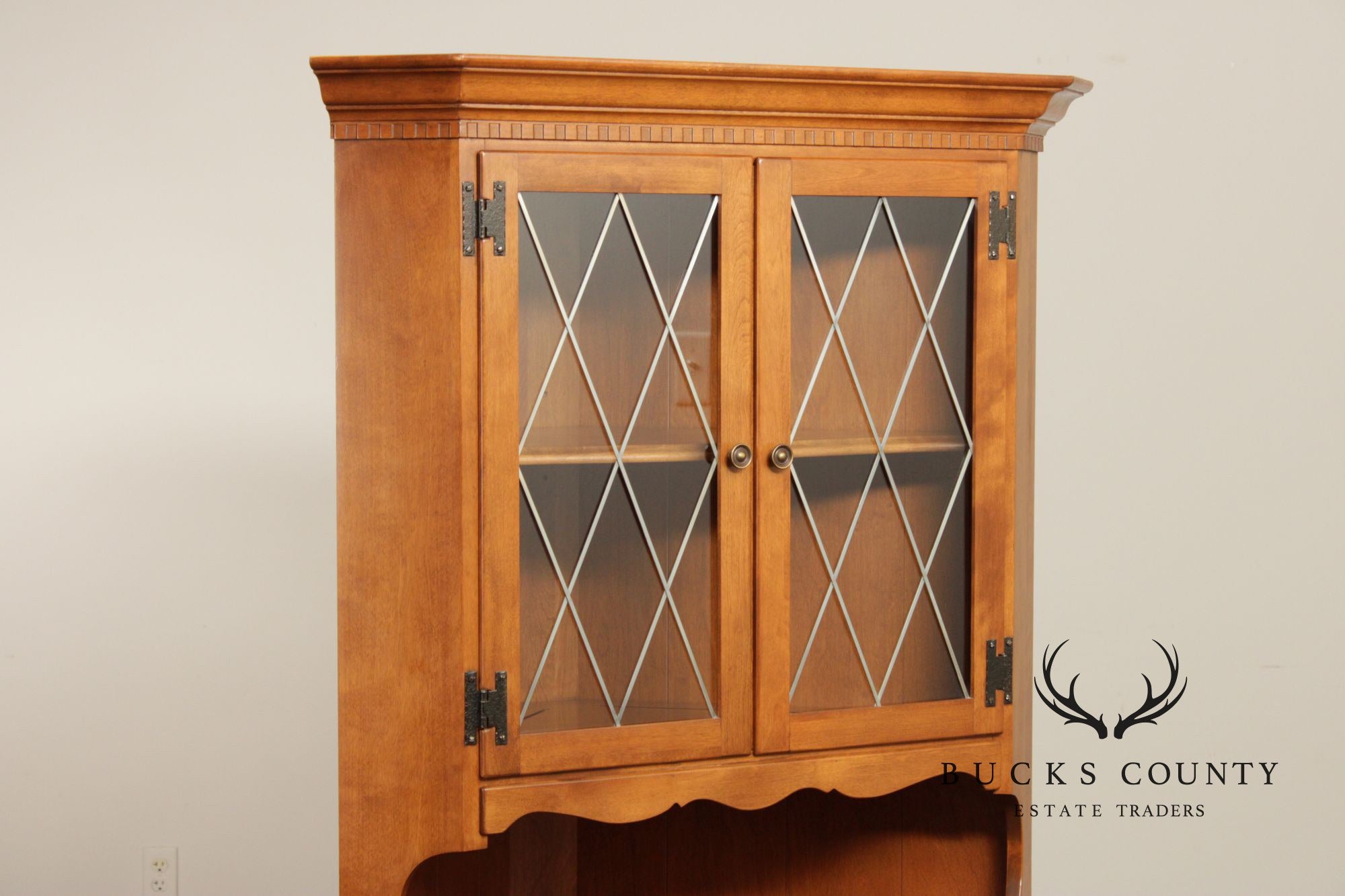 Ethan Allen Heirloom Maple Corner Cabinet