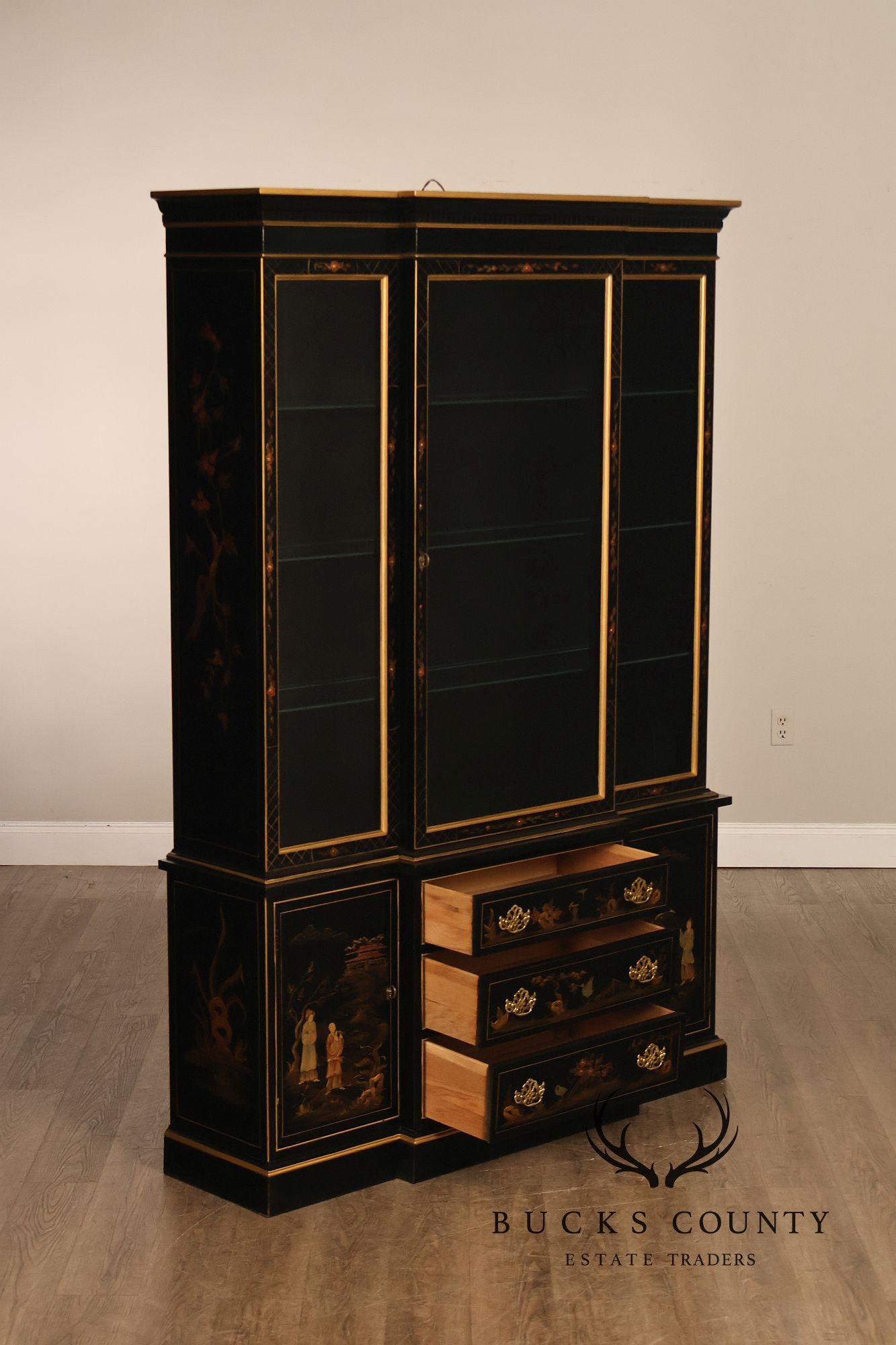 Hickory American Masterpiece Collection Vintage Chinoiserie China Cabinet
