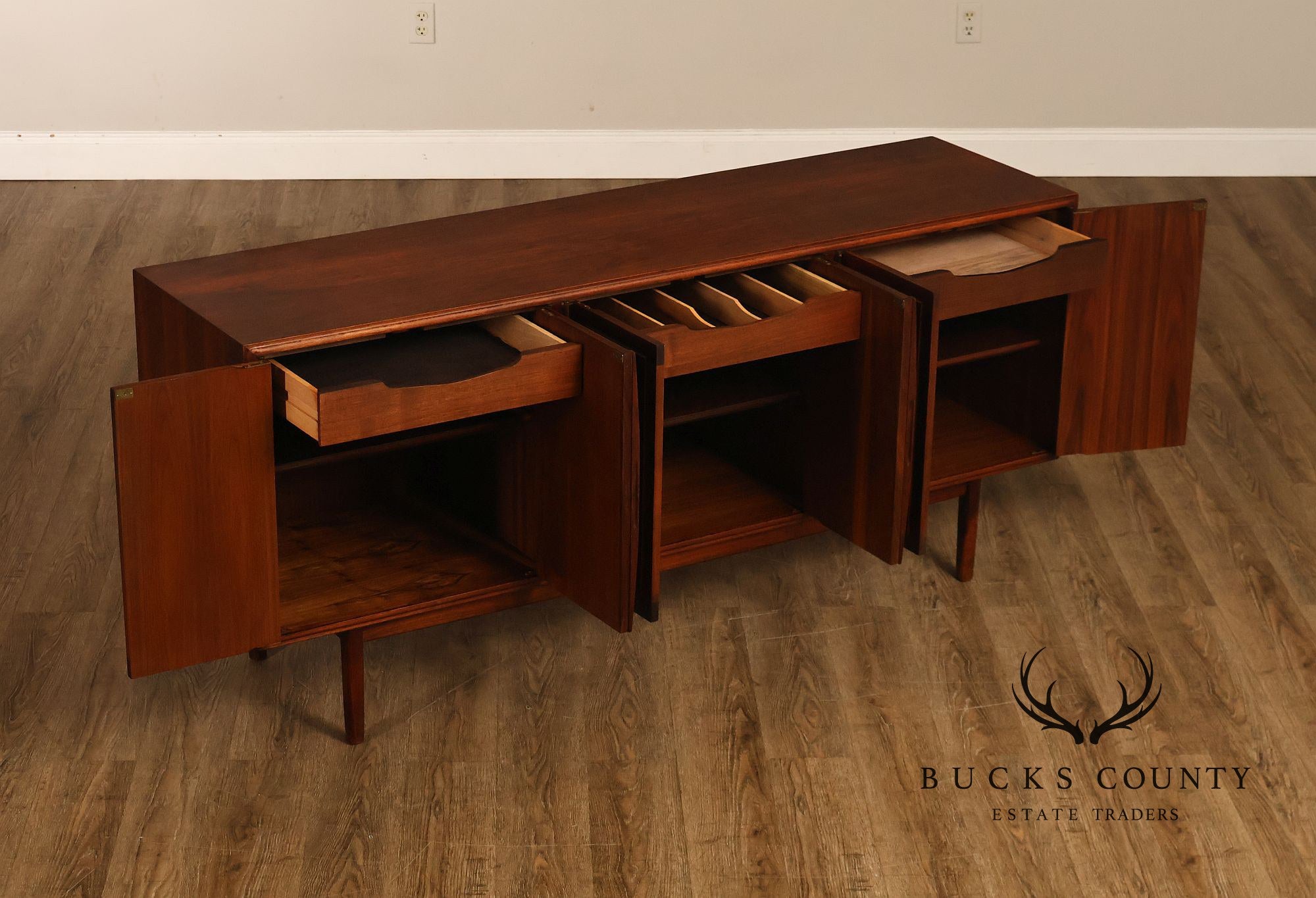 Jack Cartwright Founders Mid Century Modern Walnut Credenza Sideboard