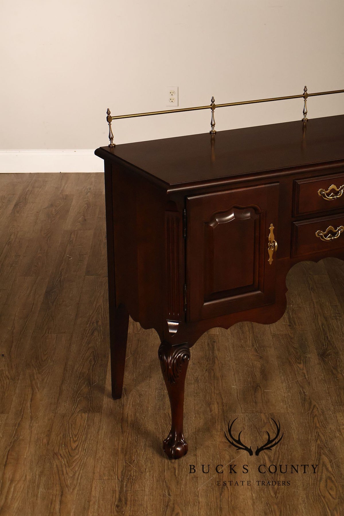 Thomasville 'Collectors Cherry' Georgian Style Sideboard