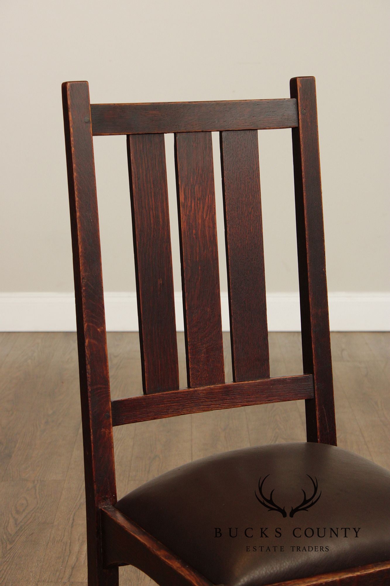 Gustav Stickley Harvey Ellis Set of Eight Oak and Leather Dining Chairs