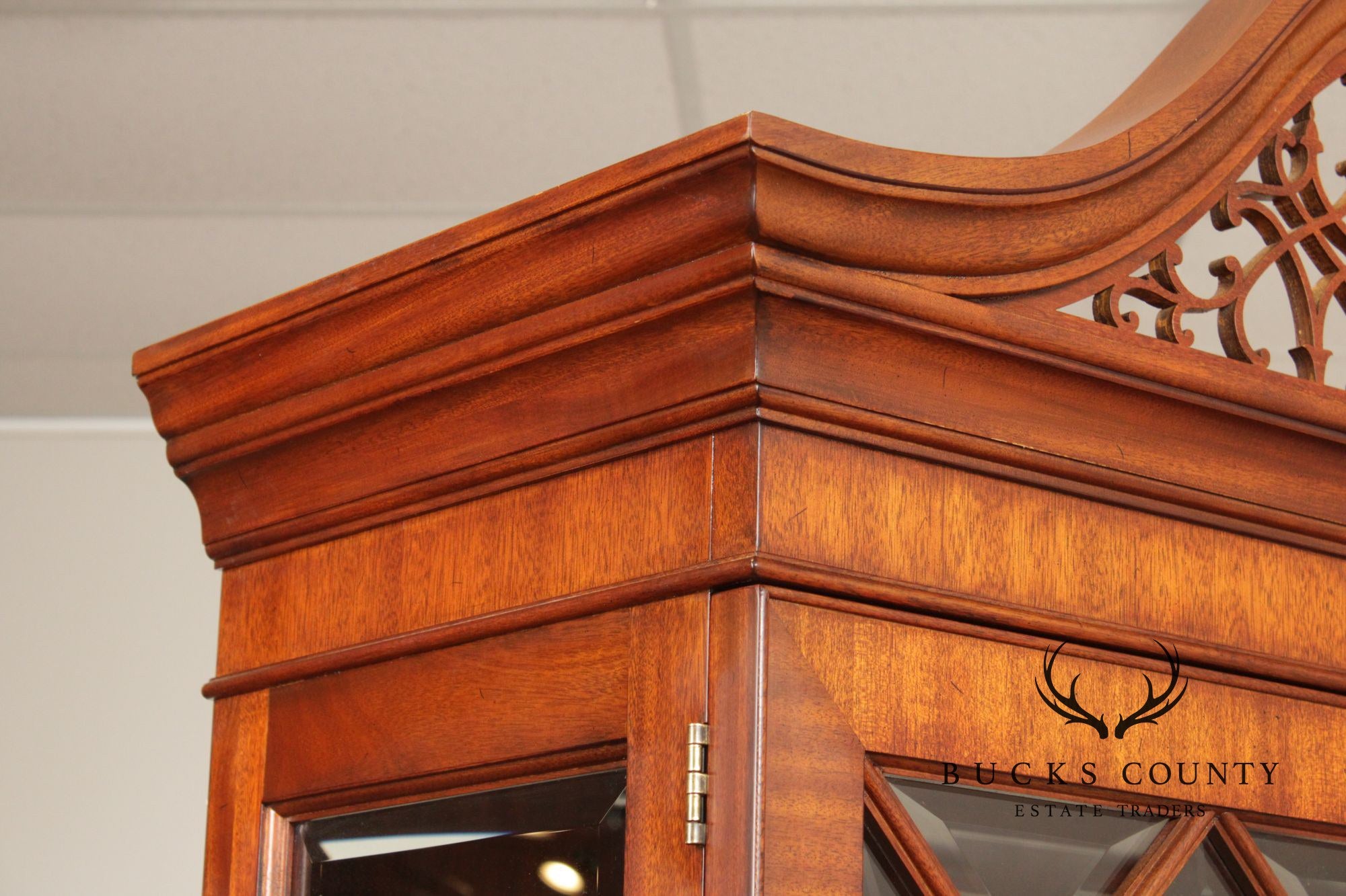 Henkel Harris Georgian Style Mahogany Display Case Cabinet