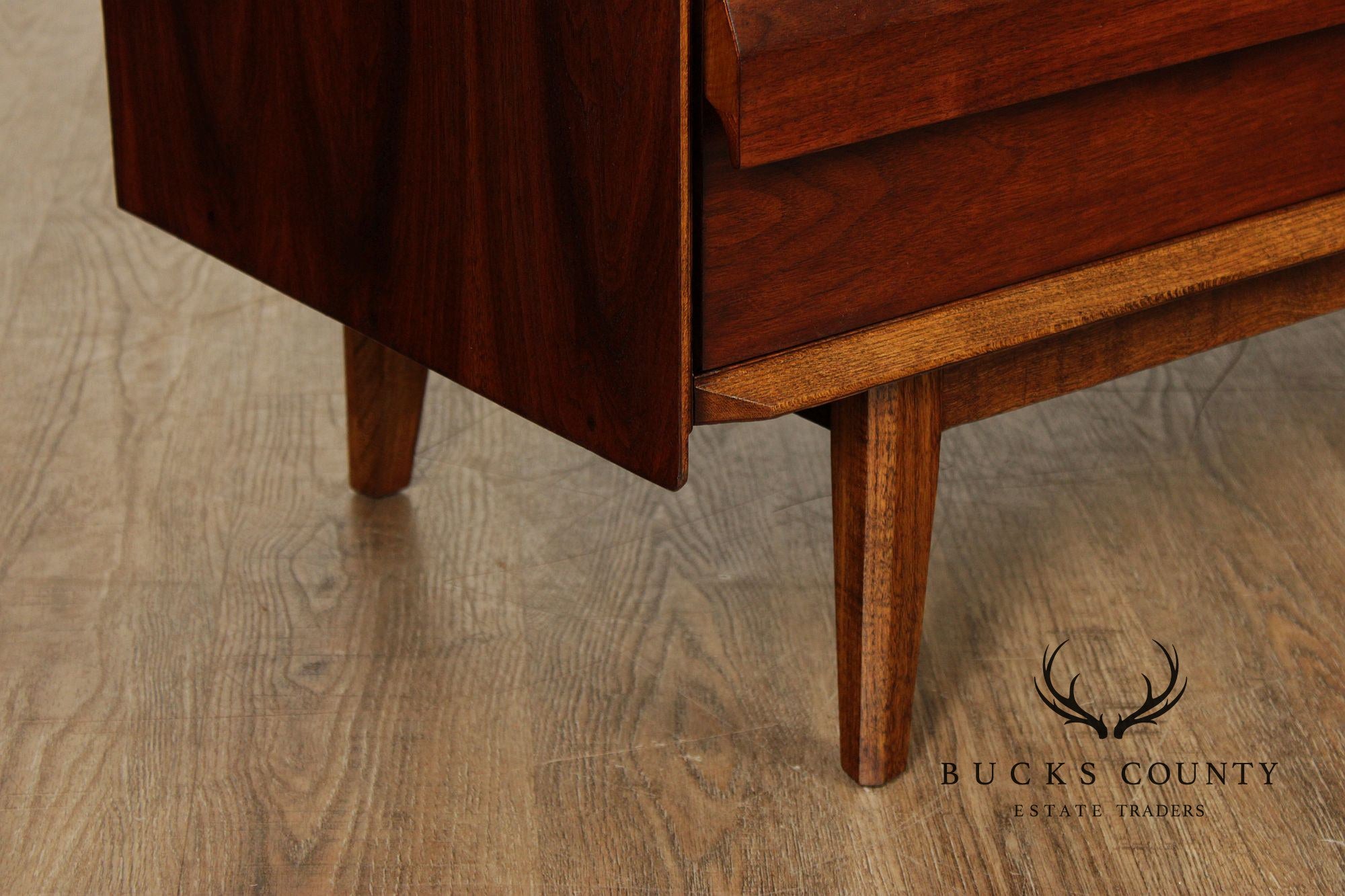 Lane 'First Edition' Mid Century Modern Walnut Dresser