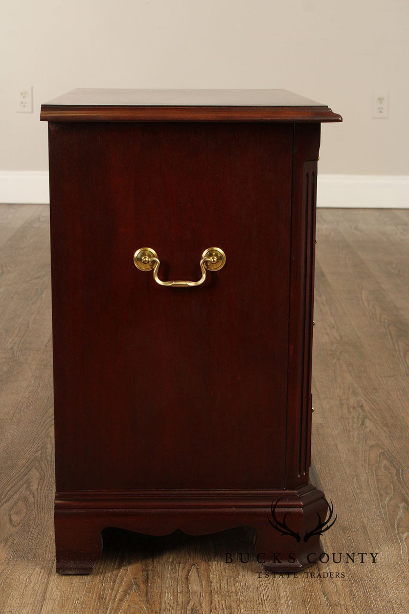 Thomasville Chippendale Style Mahogany Nightstand Chest